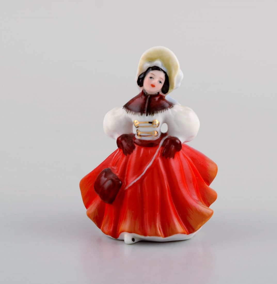 Two Royal Doulton porcelain figurines. Dancer and judge. Buzfuz, mid 20th ccentury. - 2
