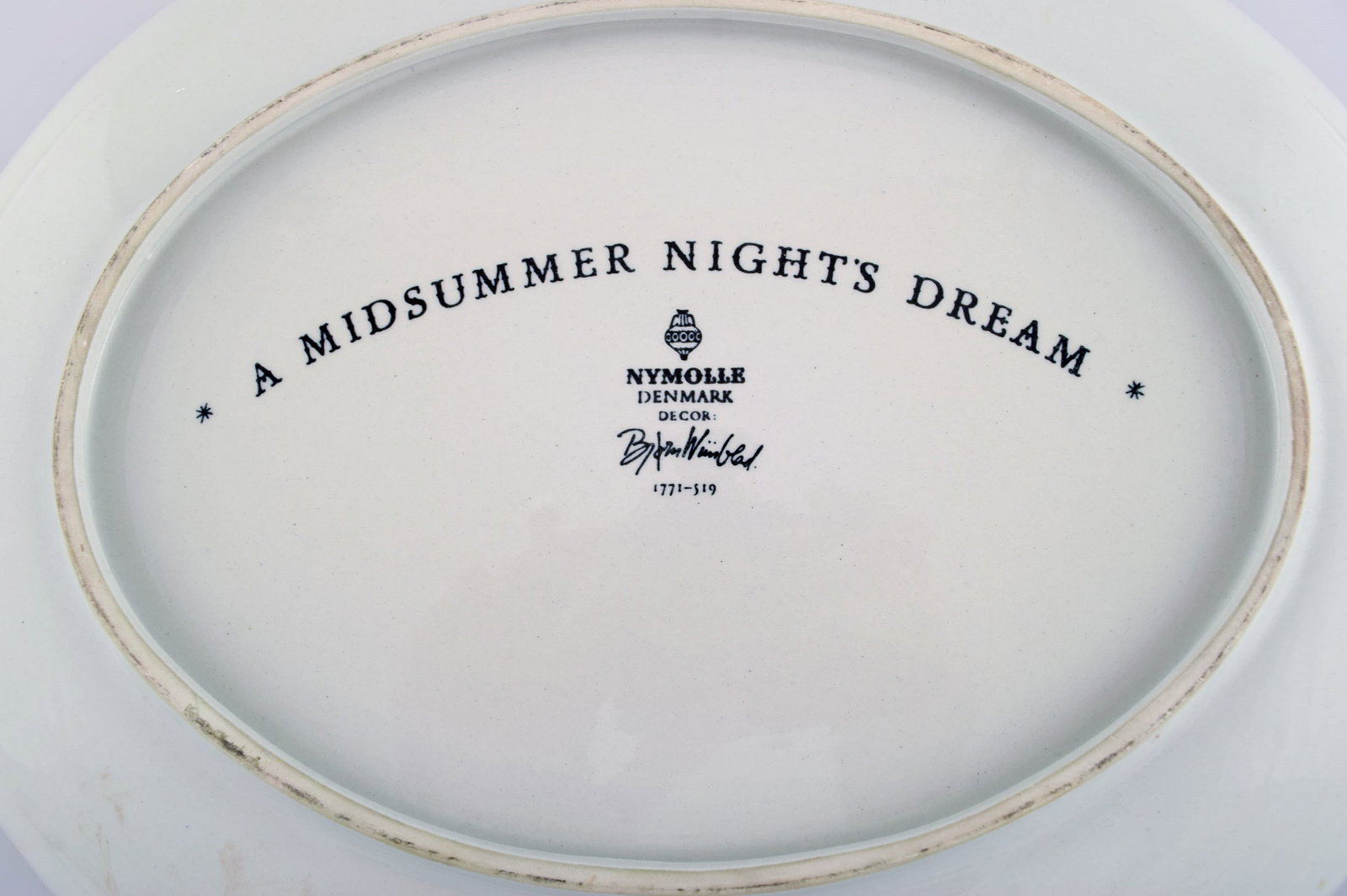 Bjørn Wiinblad for Nymølle. Oval serving dish in glazed faience. A Midsummer Night's - 4