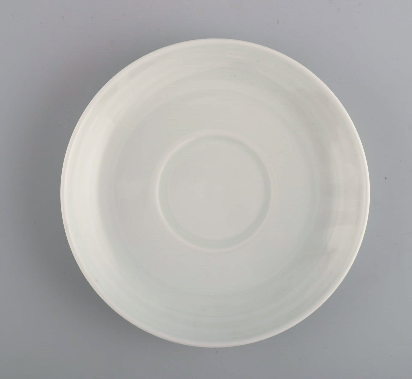 Modernist Edith Sonne White Bing and Grøndahl tea service for eight people. 1960's. Model - 4