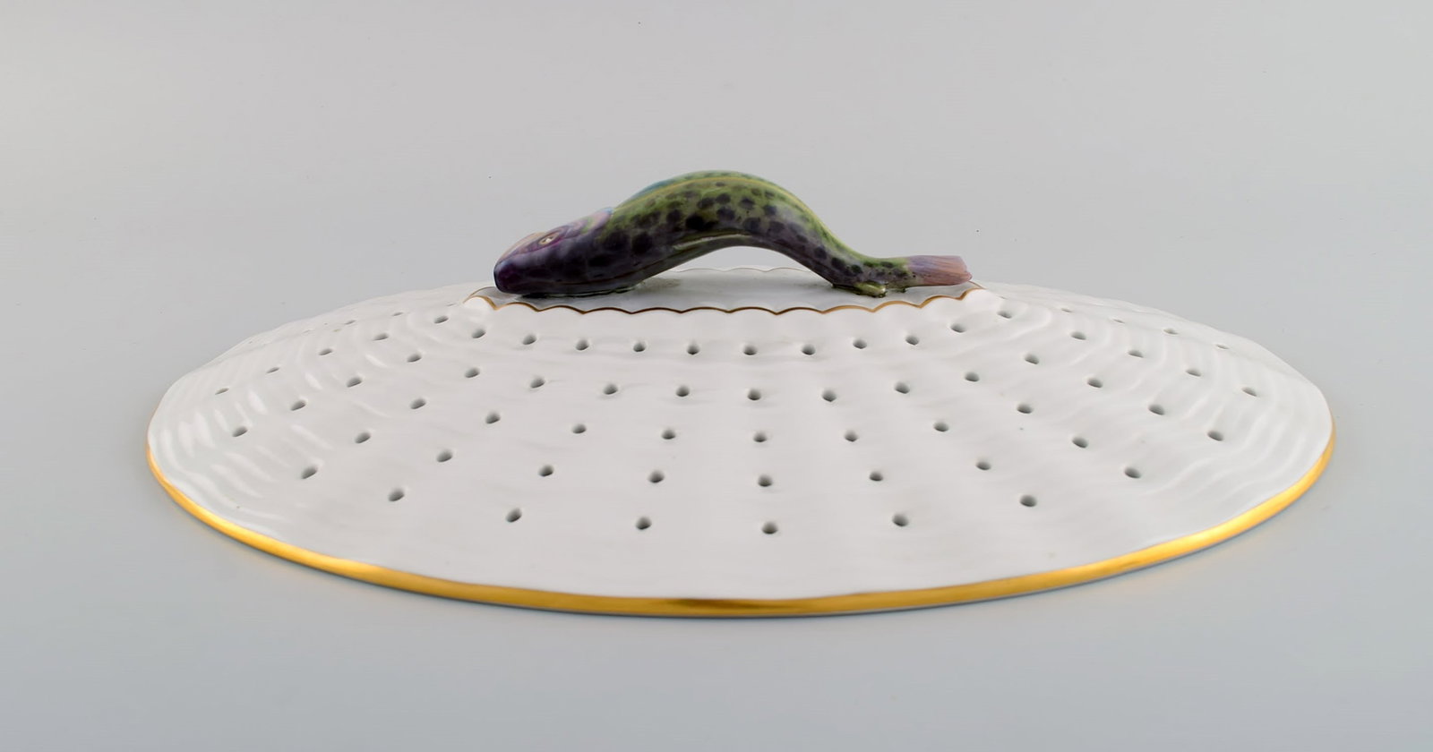 Large Royal Copenhagen Fauna Danica fish grate in hand-painted porcelain with fish and gold - 3