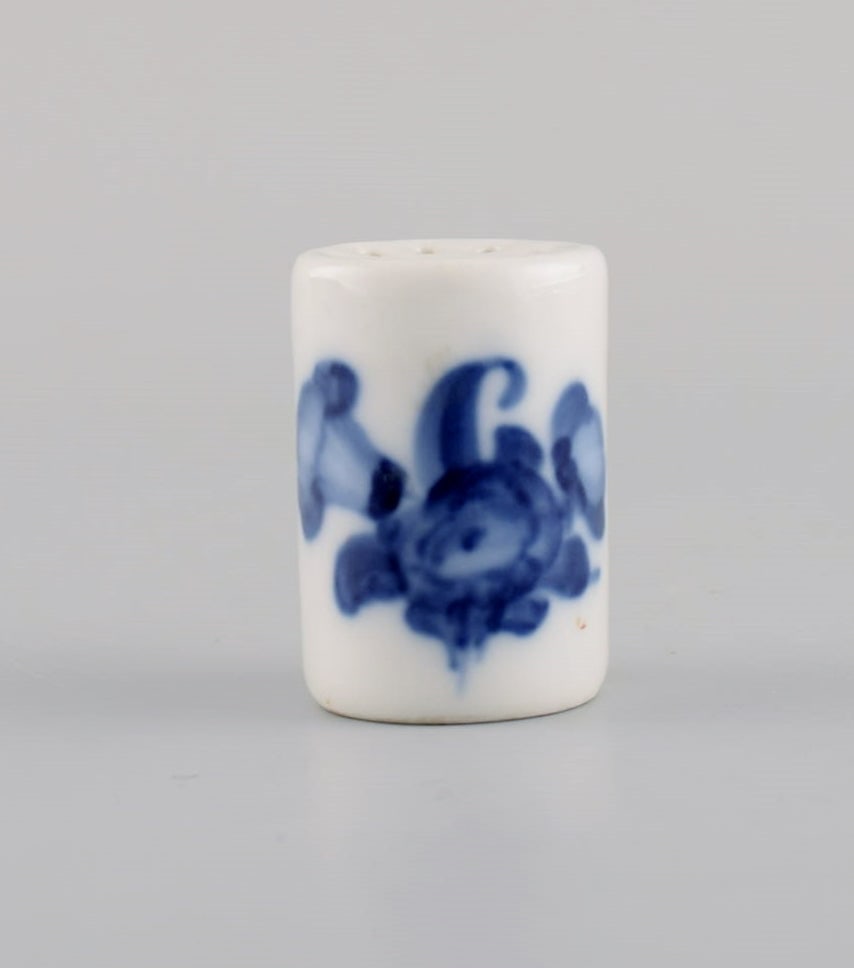 Two Blue Flower Braided Salt Shakers. Early 20th century. - 3