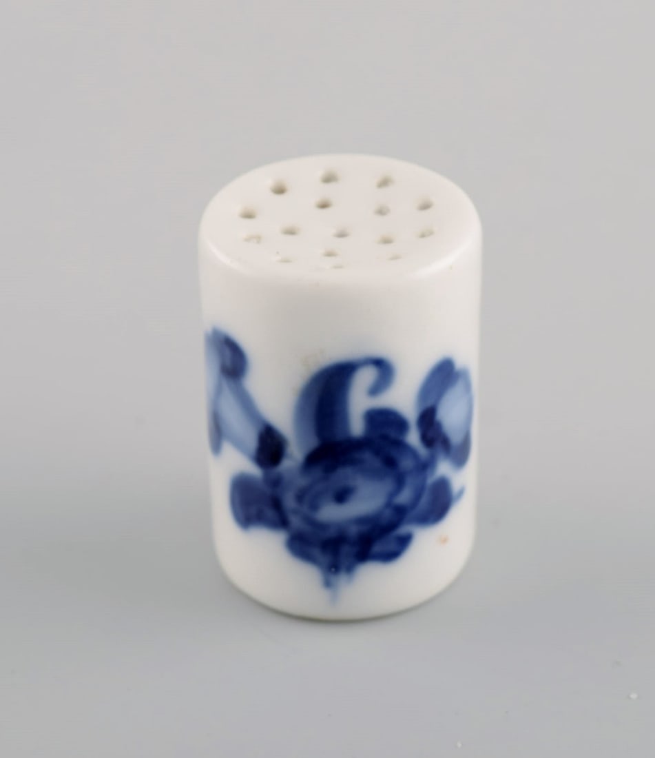 Two Blue Flower Braided Salt Shakers. Early 20th century. - 5