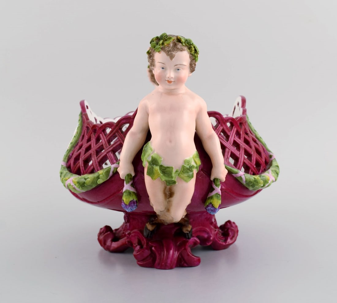 Large antique Meissen centrepiece in openwork hand-painted porcelain decorated with fauns. Approx. - 2