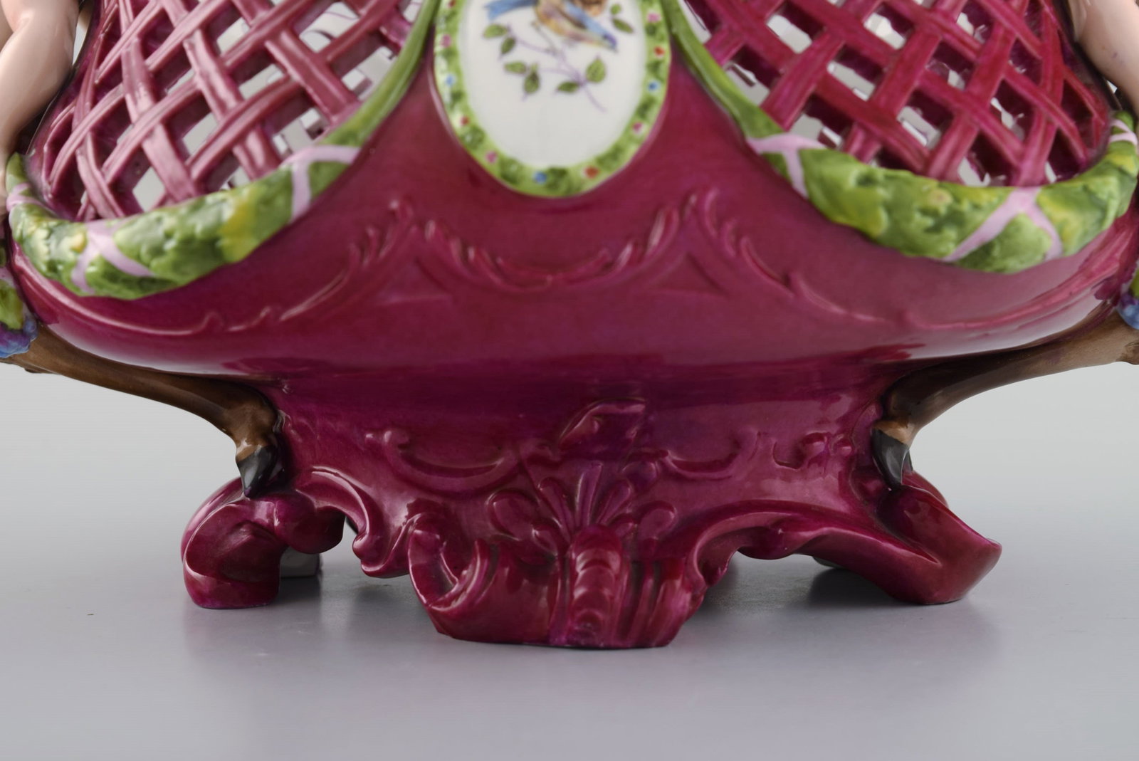 Large antique Meissen centrepiece in openwork hand-painted porcelain decorated with fauns. Approx. - 5