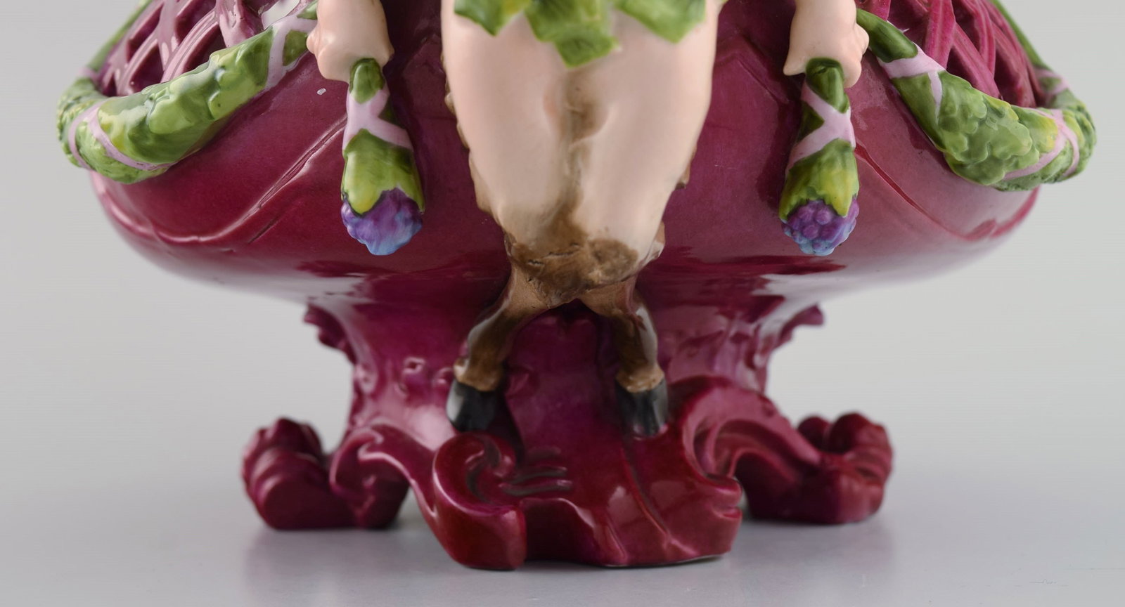 Large antique Meissen centrepiece in openwork hand-painted porcelain decorated with fauns. Approx. - 6
