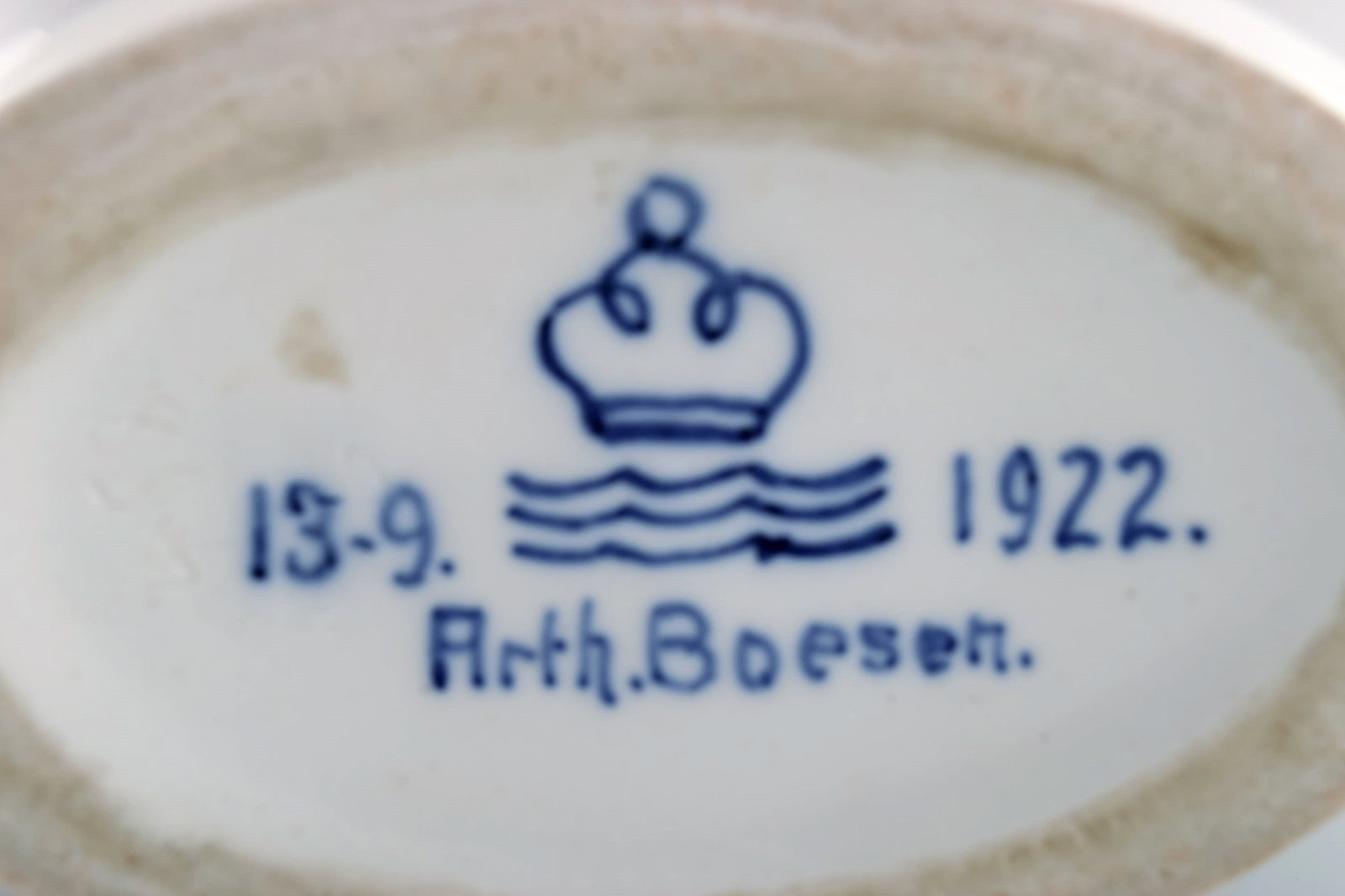 Arthur Boesen for Royal Copenhagen. Large unique vase in hand-painted porcelain with motifs of large - 7