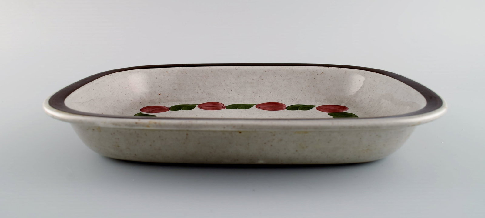 Jackie Lynd for Rörstrand. Three Birgitta serving dishes in hand-painted glazed stoneware. - 4