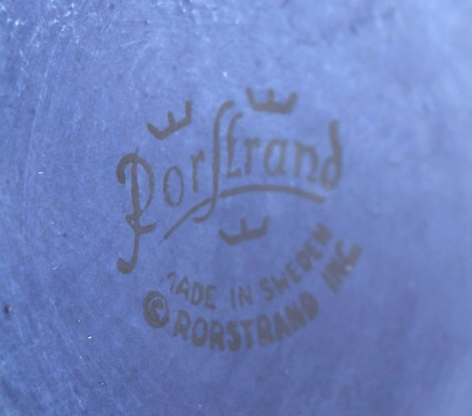 Hertha Bengtson for Rörstrand. "Blå eld" porcelain teapot. Beautiful deep blue glaze. - 6