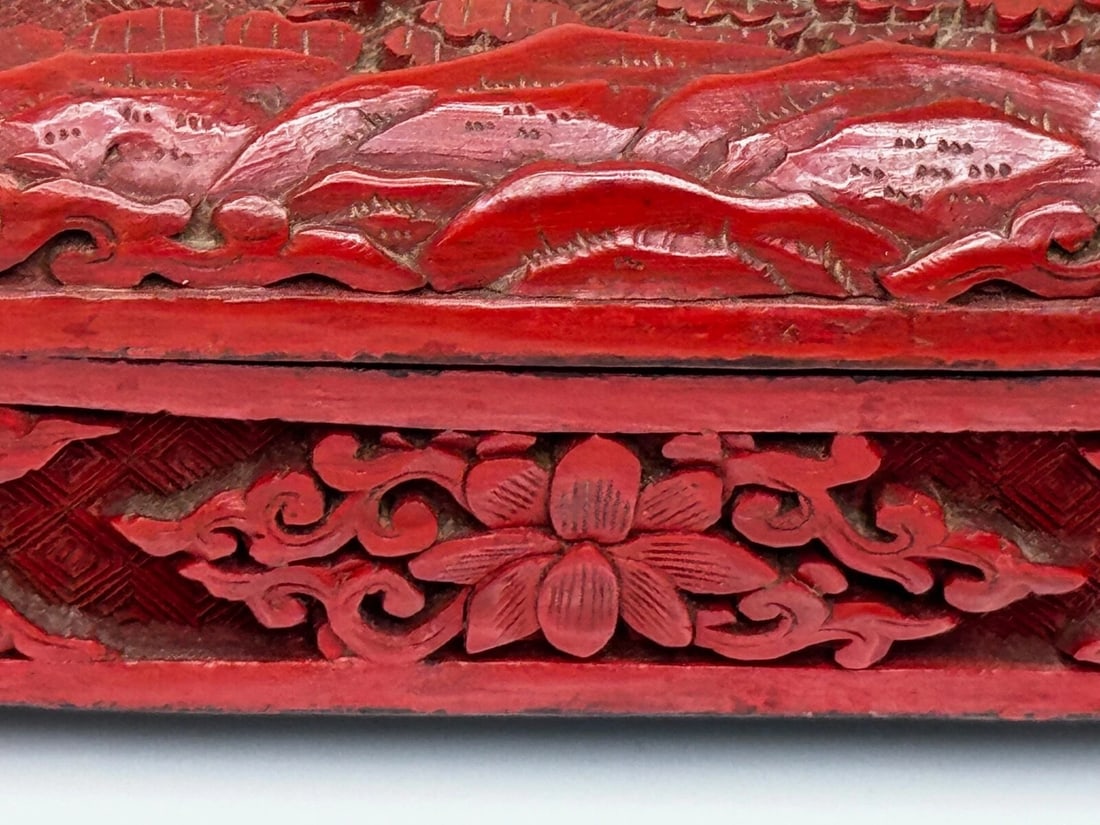 Small Chinese Qing Dynasty 19th Century Cinnabar Lacquered Enamel Trinket Box - 11