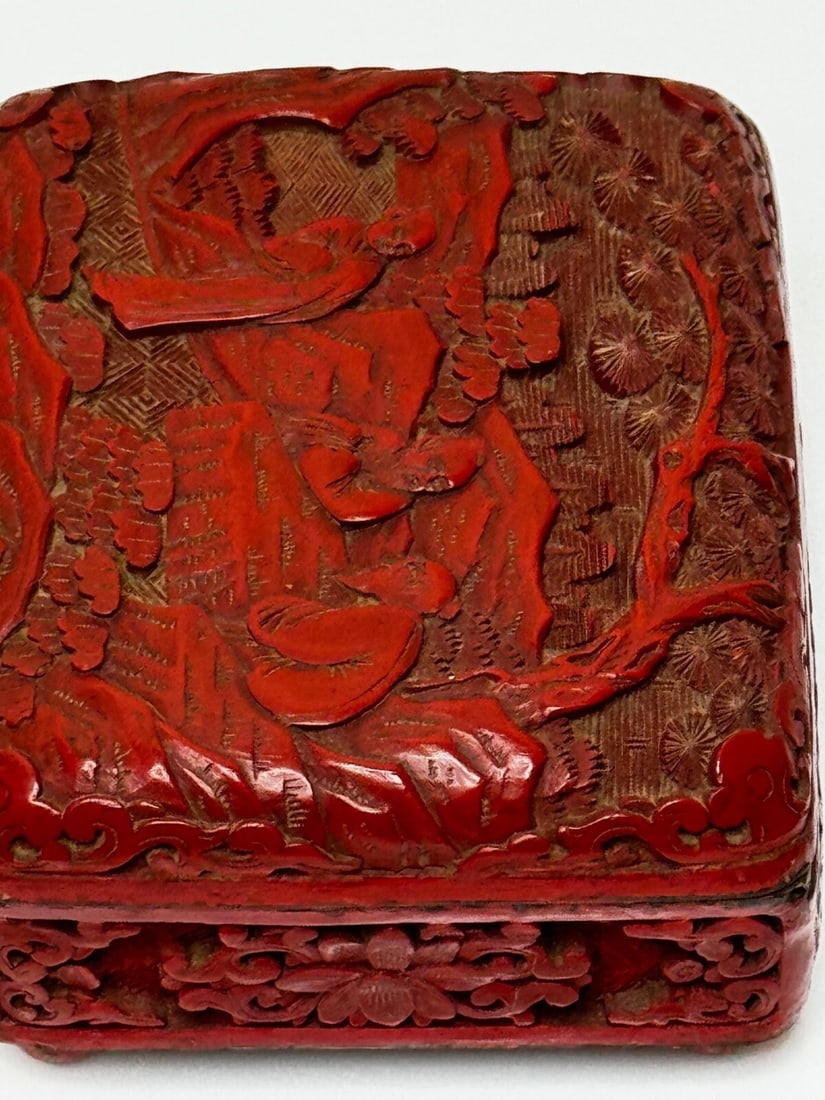 Small Chinese Qing Dynasty 19th Century Cinnabar Lacquered Enamel Trinket Box - 16