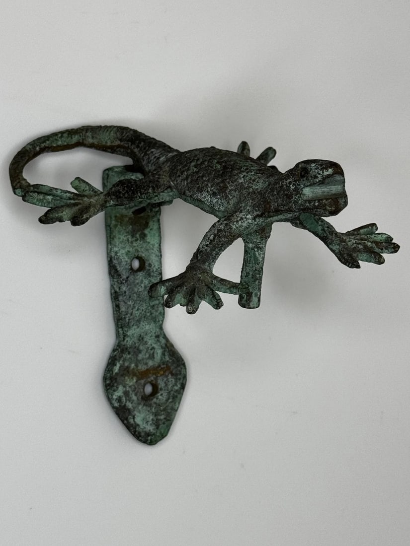 Arts & Crafts Bronze Gecko Door Knocker c1915 In the manner of Oscar Bruno Bach - 10