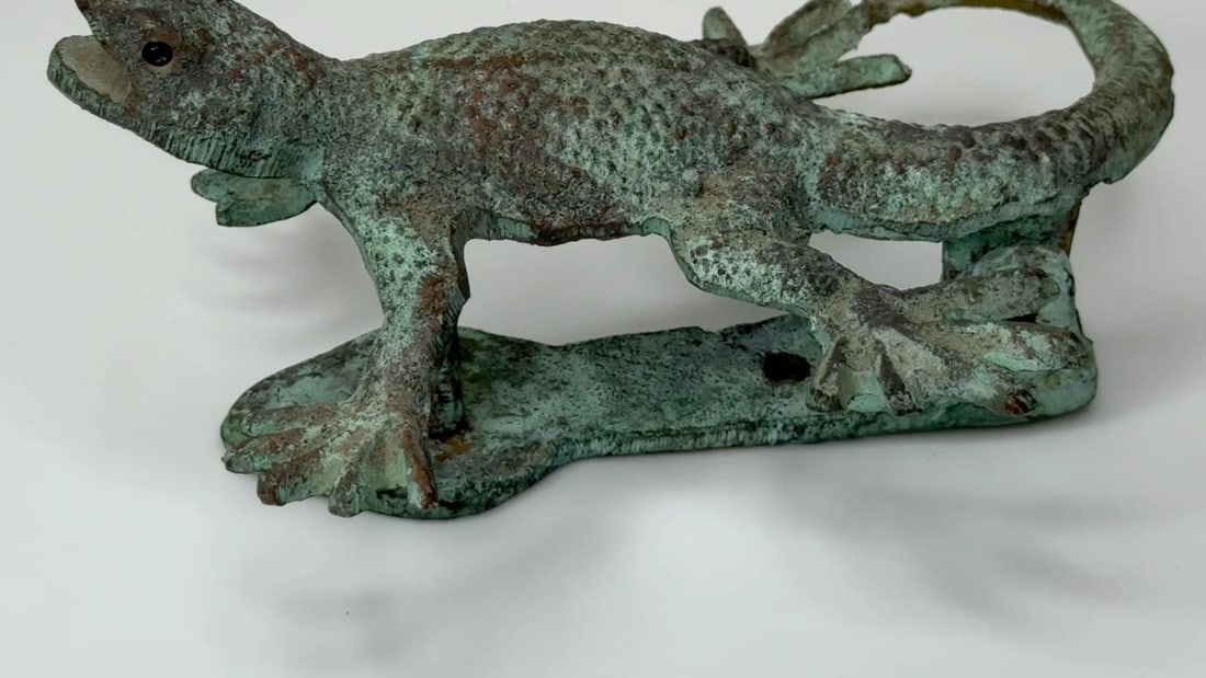 Arts & Crafts Bronze Gecko Door Knocker c1915 In the manner of Oscar Bruno Bach - 2