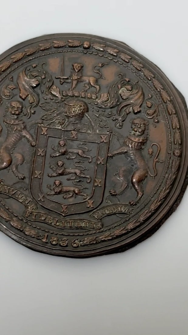 Royal Hereford City Coat Of Arms Reward For Faithfulness Unconquered Plaque - 2