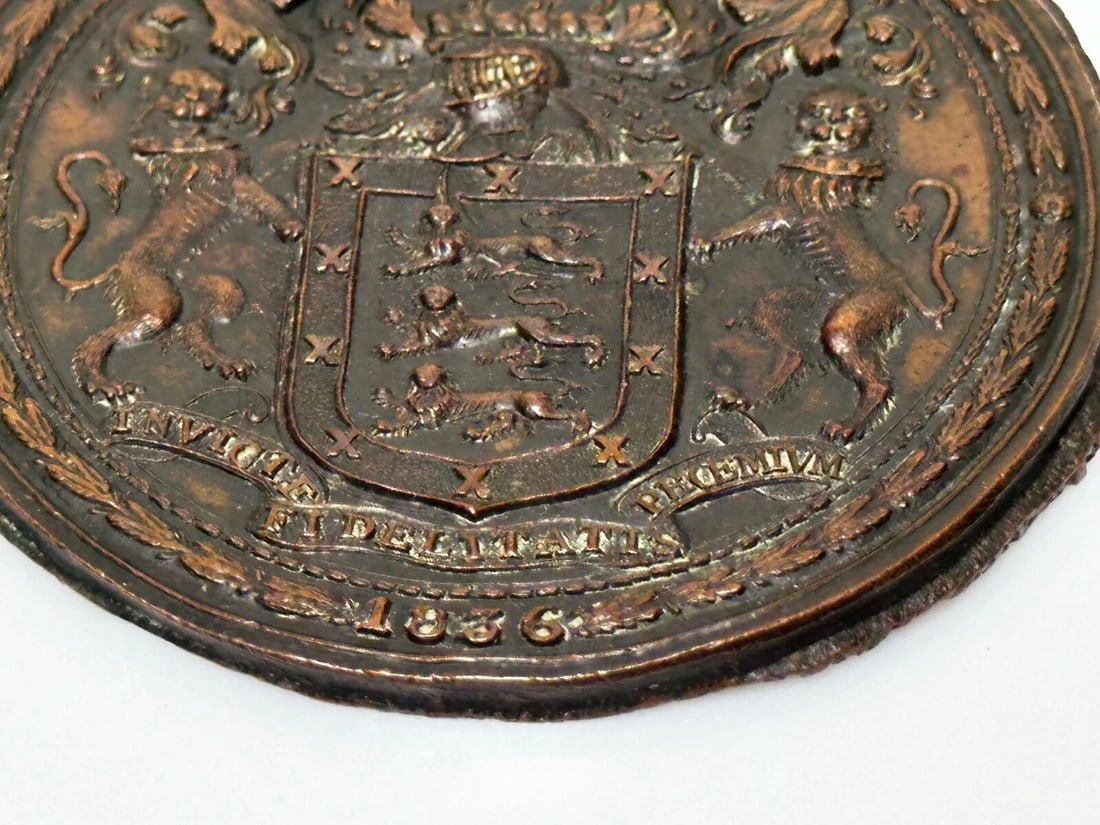 Royal Hereford City Coat Of Arms Reward For Faithfulness Unconquered Plaque - 5