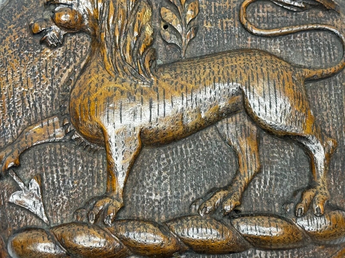 19th Century Pugin Design Carved Tiger Oak Heraldic Lion Shield Crest Sculpture - 11