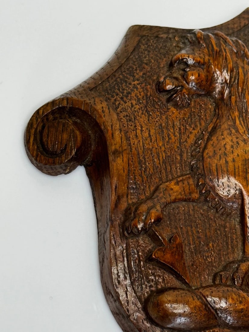 19th Century Pugin Design Carved Tiger Oak Heraldic Lion Shield Crest Sculpture - 6