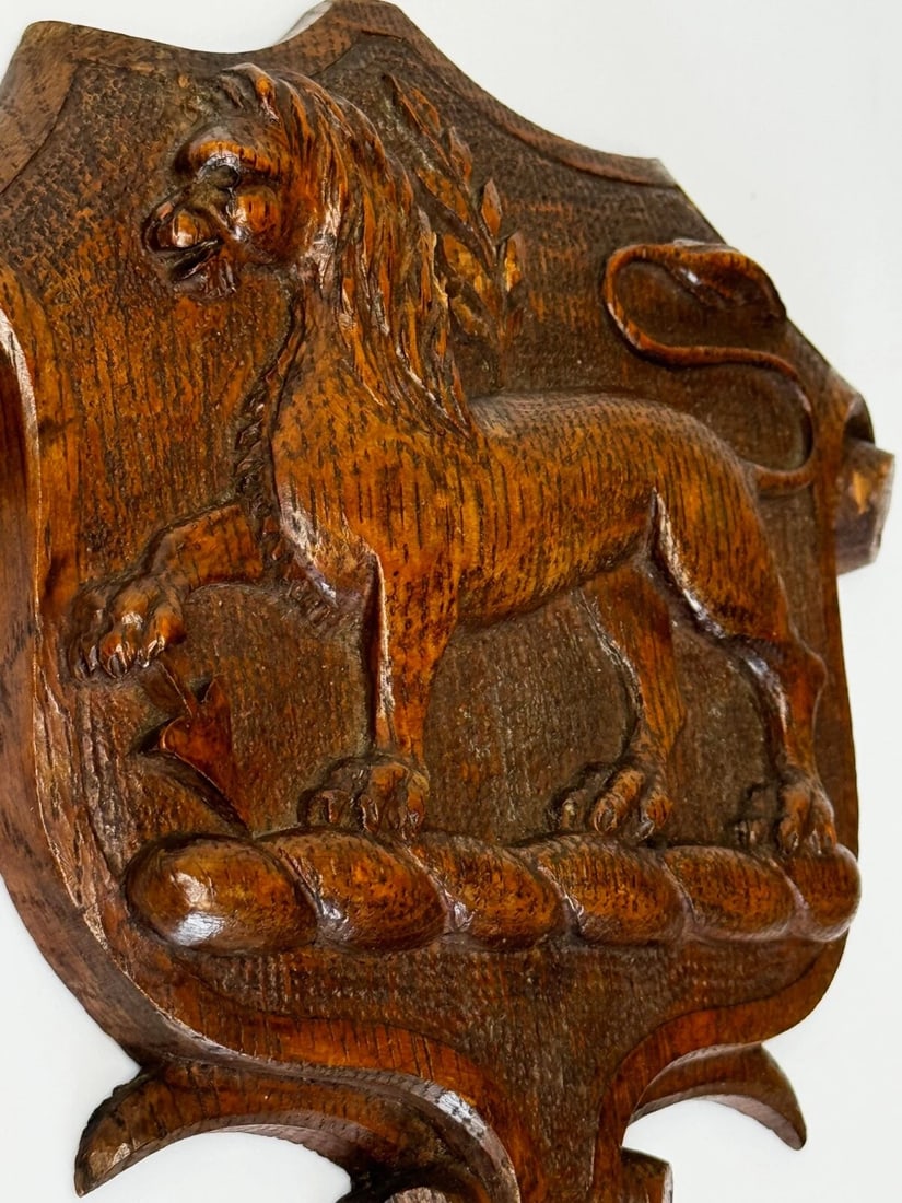 19th Century Pugin Design Carved Tiger Oak Heraldic Lion Shield Crest Sculpture - 8