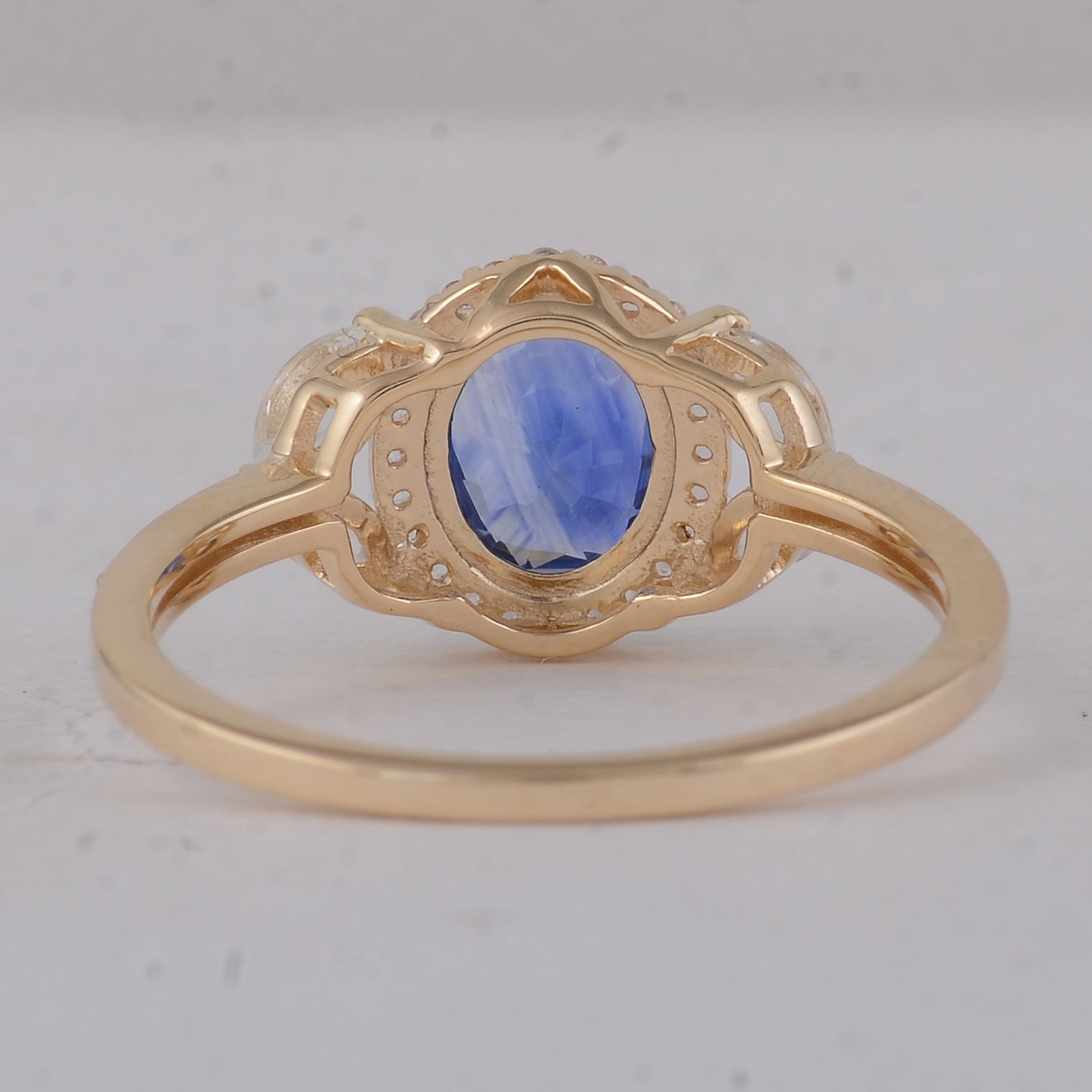 1.79 Ct Oval Sapphire 9K Gold Ring - 3