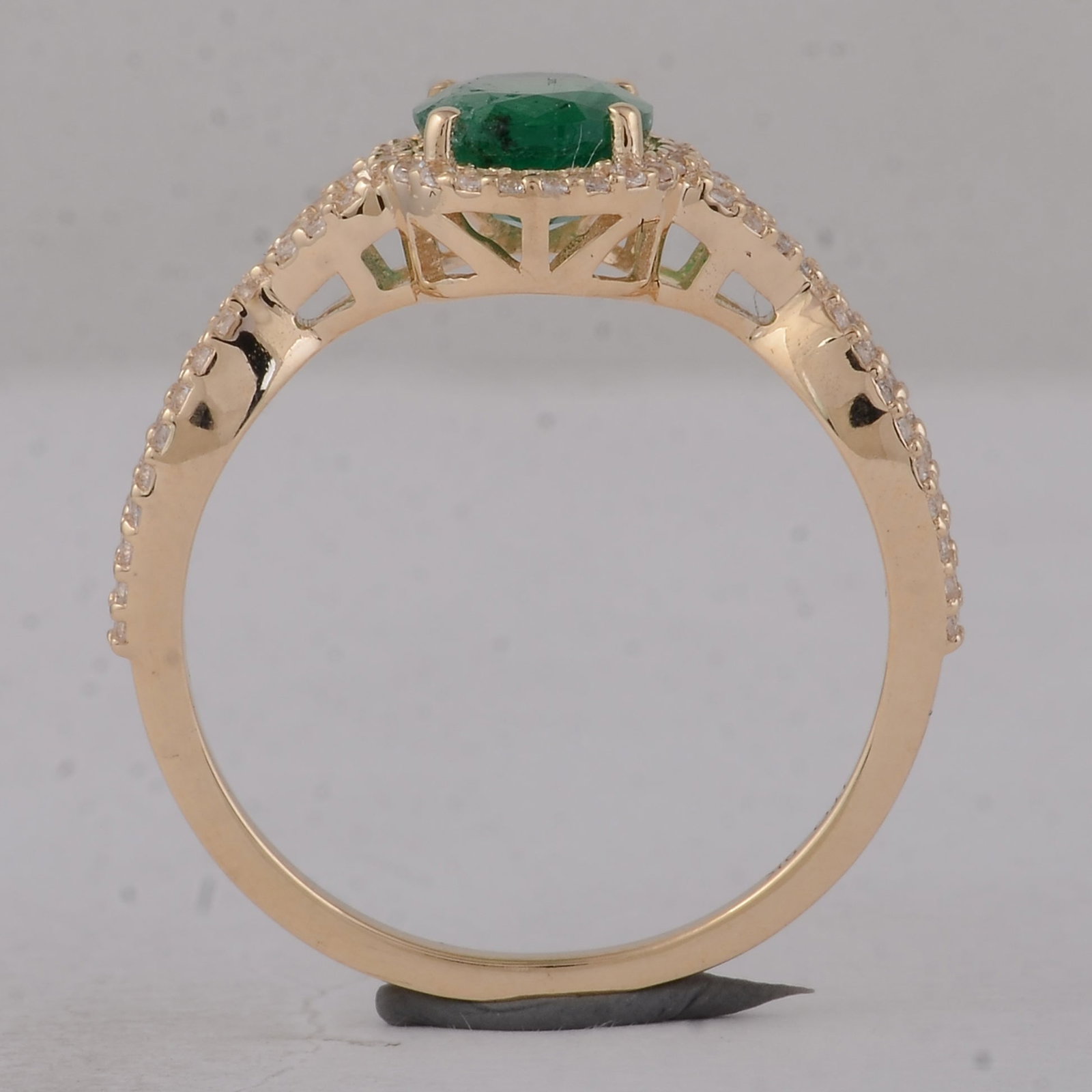 1.44 Ct Oval Emerald 9K Gold Ring - 3
