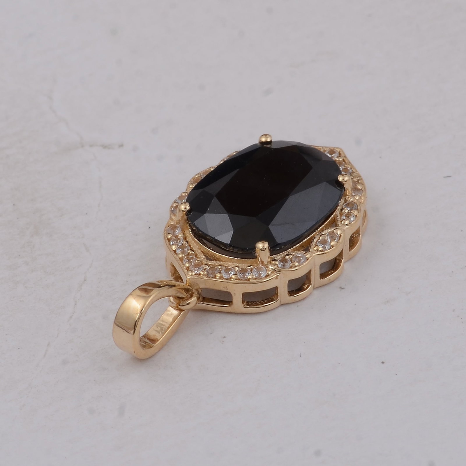 3.76 Ct Cushion Sapphire 9K Gold Pendant - 4