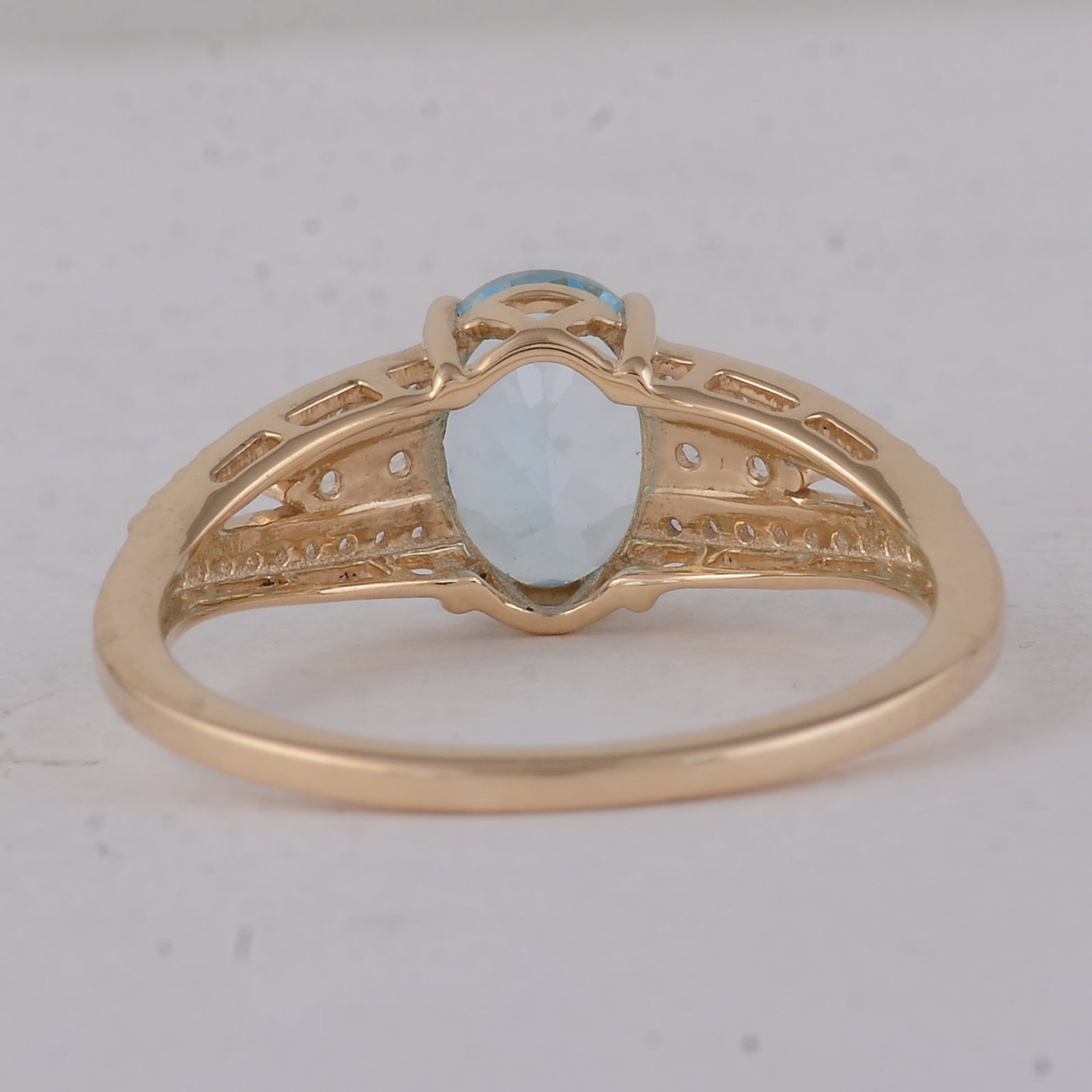 1.75 Ct Oval Blue Topaz 9K Gold Ring - 3