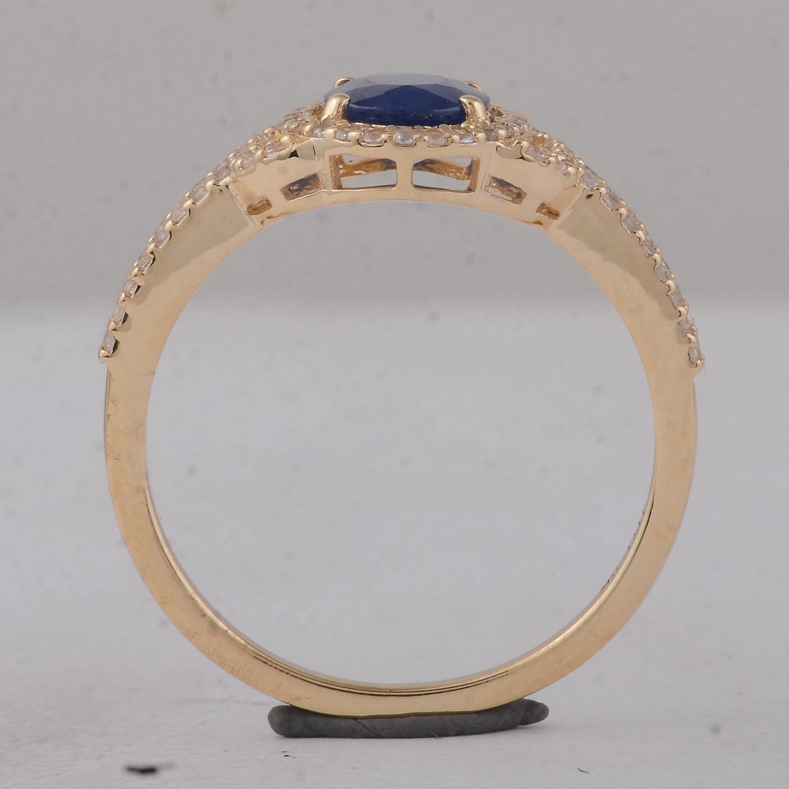 1.39 Ct Oval Blue Sapphire 9K Gold Ring - 3