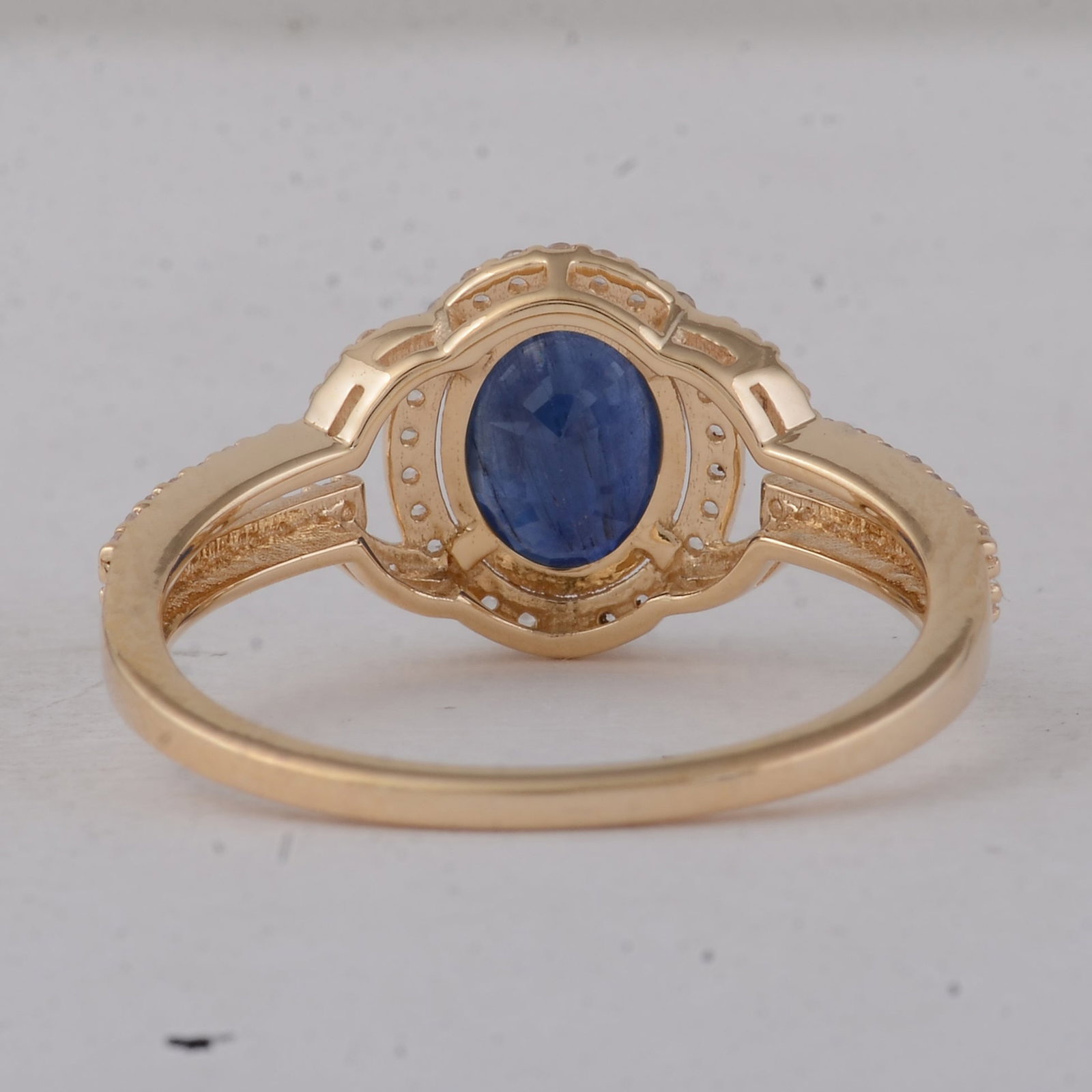 1.39 Ct Oval Blue Sapphire 9K Gold Ring - 4