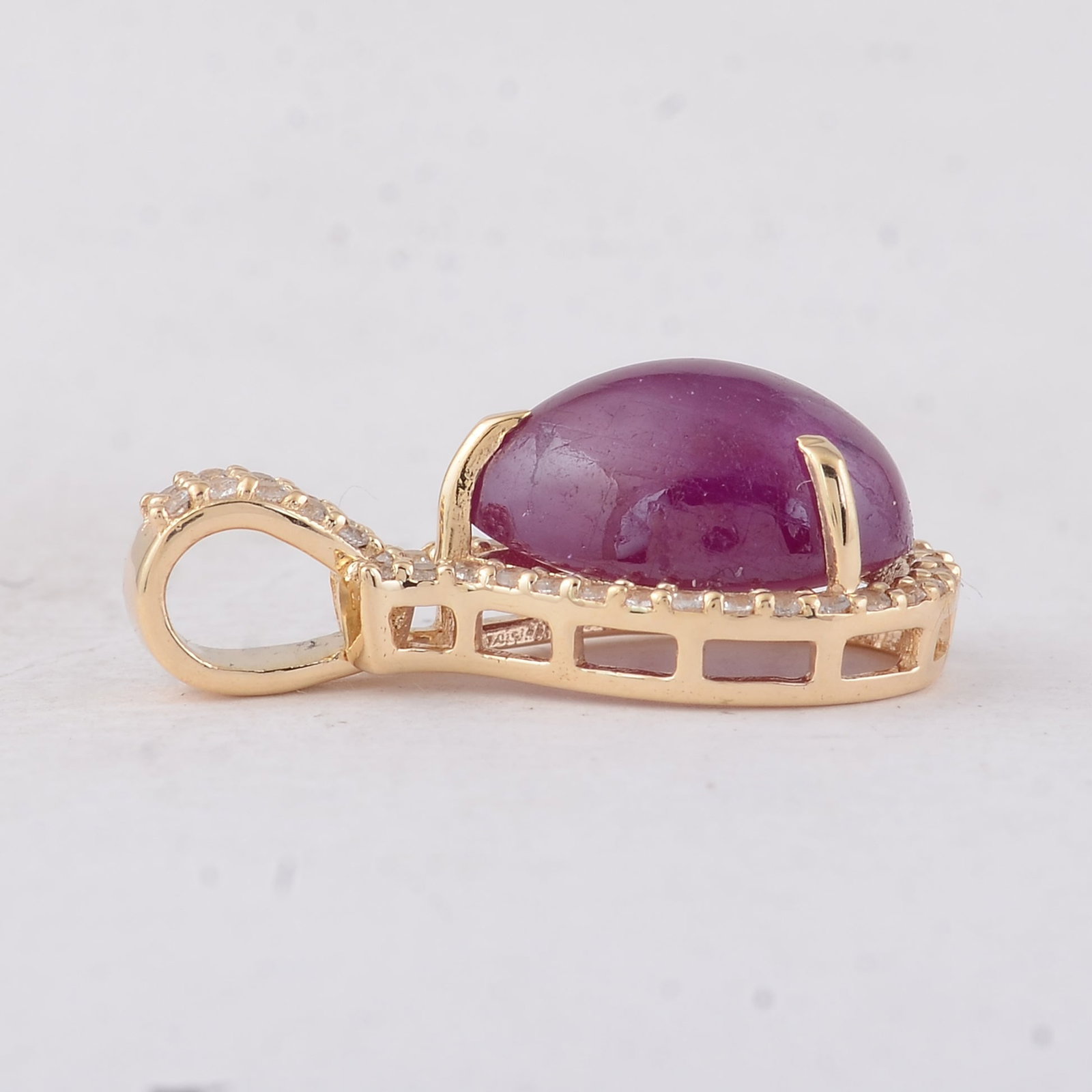 3.85 Ct Pear Ruby 9K Gold Pendant - 4