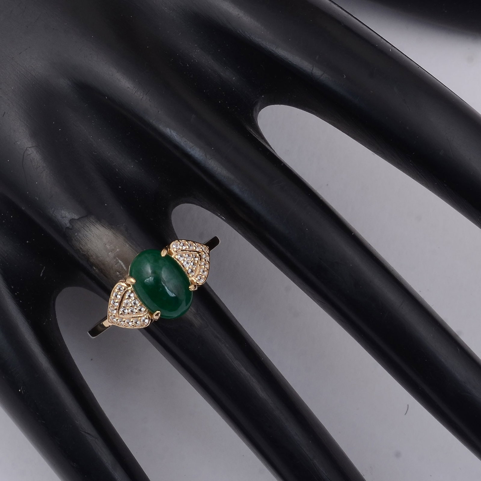 1.91 Ct Oval Emerald 9K Gold Ring - 2