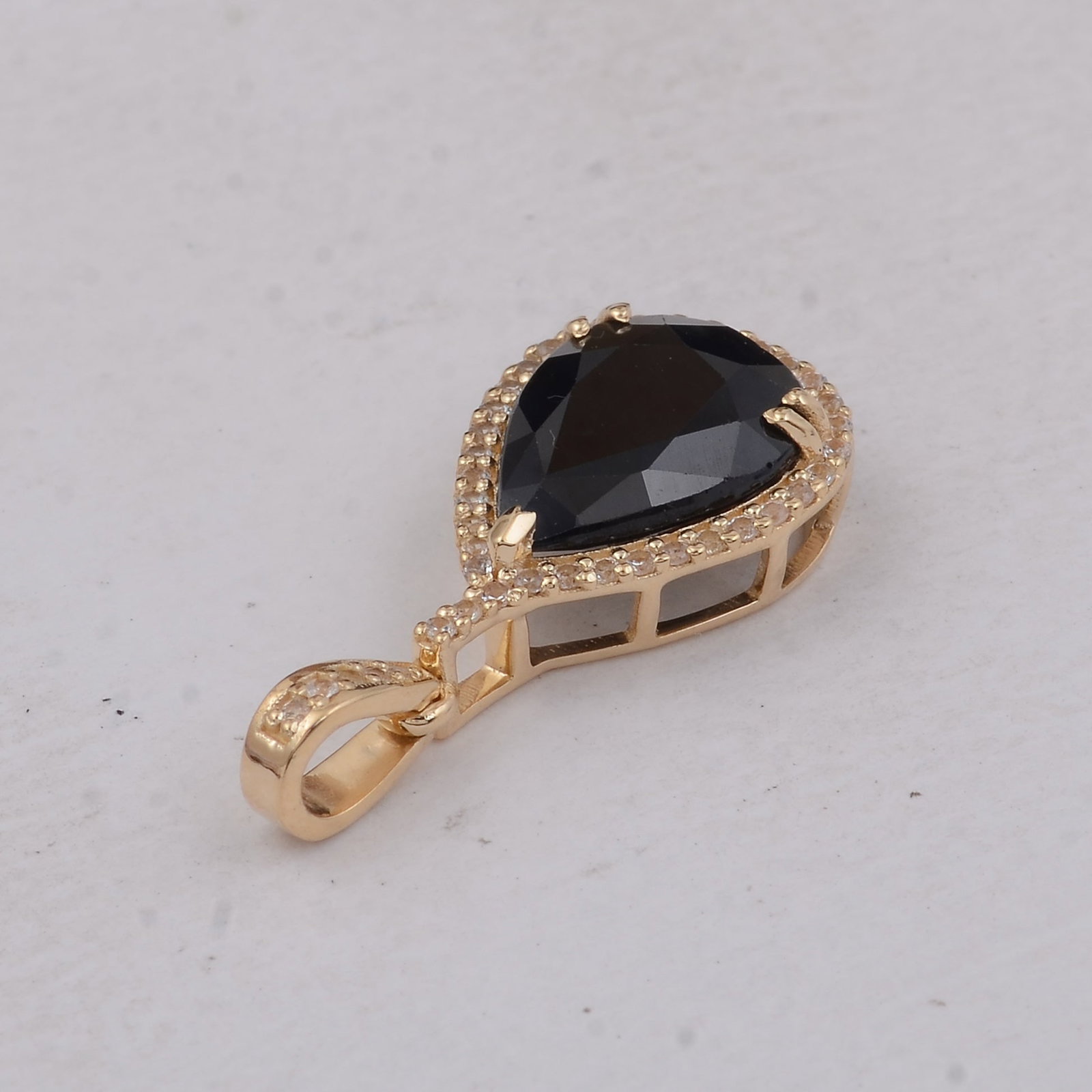 3.15 Ct Pear Sapphire 9K Gold Pendant - 4