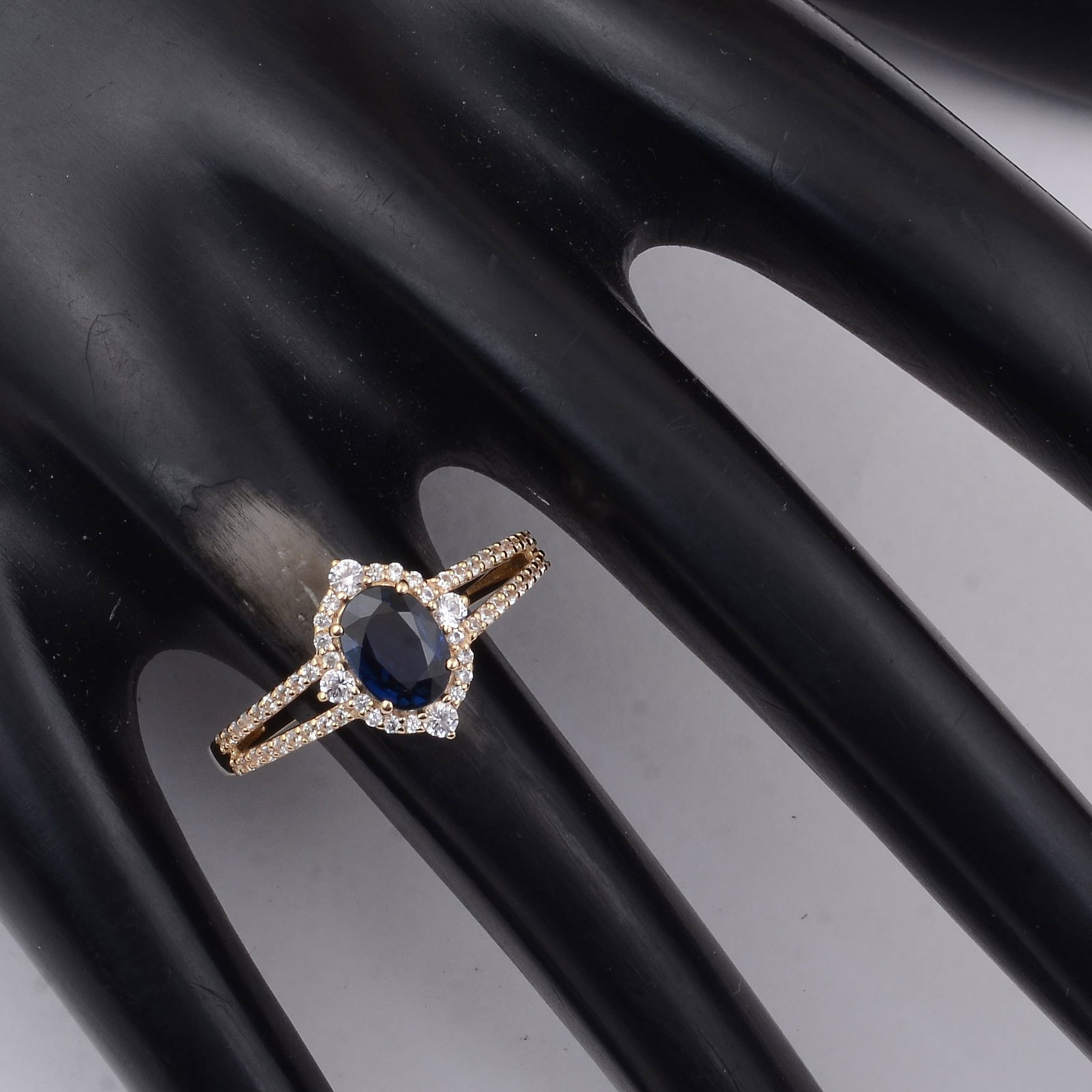 1.44 Ct Oval Sapphire 9K Gold Ring - 2