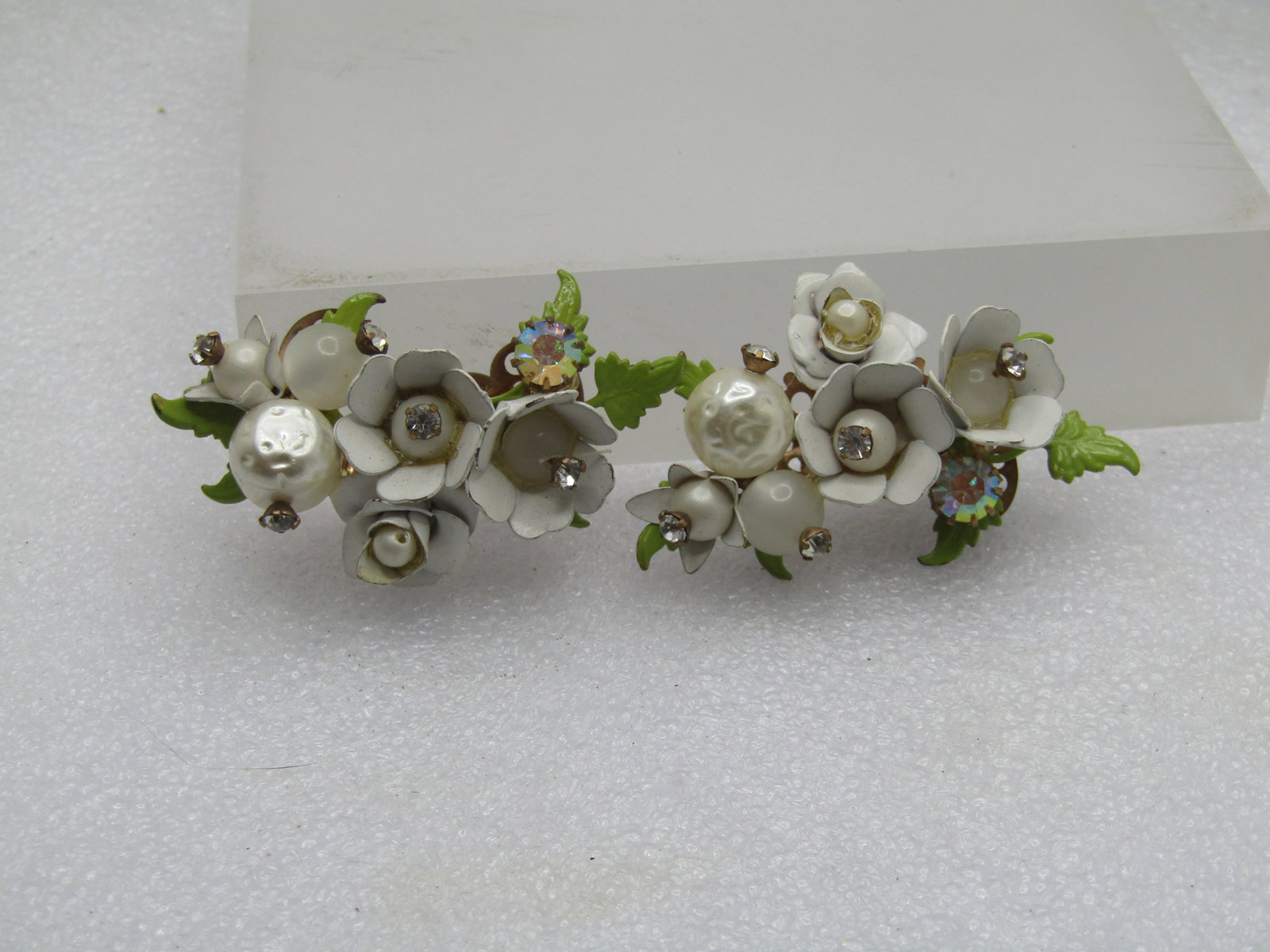 Vintage Enameled Floral Faux Pearl AB Earrings, Clip, 1950's, Unsigned Miriam Haskell - 2