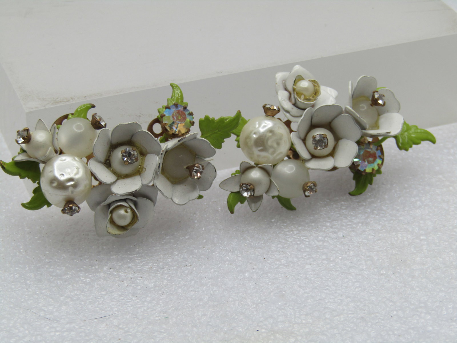 Vintage Enameled Floral Faux Pearl AB Earrings, Clip, 1950's, Unsigned Miriam Haskell - 3
