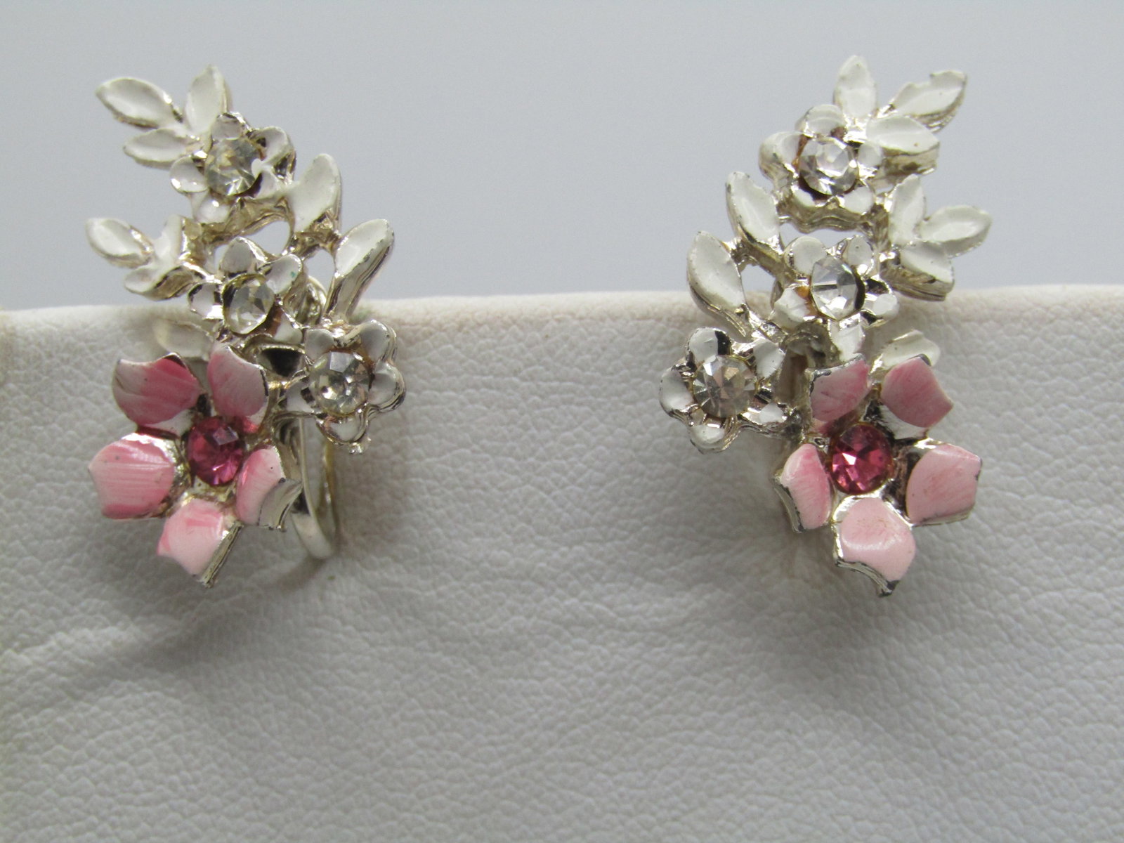 Vintage Enameled Floral Earrings, Screwback, Rhinestones, 1950's-1960's - 5