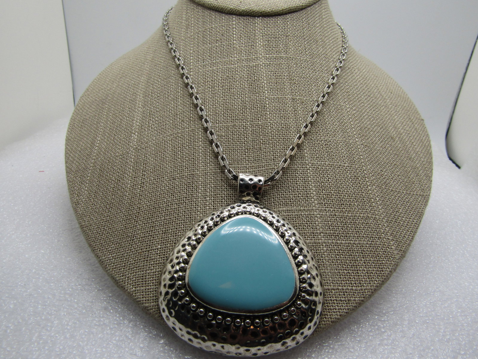 Vintage Faux Turquoise Hammered Neckace, 24", 1980's-1990's, Southwestern Vibe: Vintage Faux Turquoise Hammered Neckace, 24", 1980's-1990's. Southwestern Vibe Silver tone triangular pendant that has a faux hammered look with black enamelin in the indents and a triangular faux