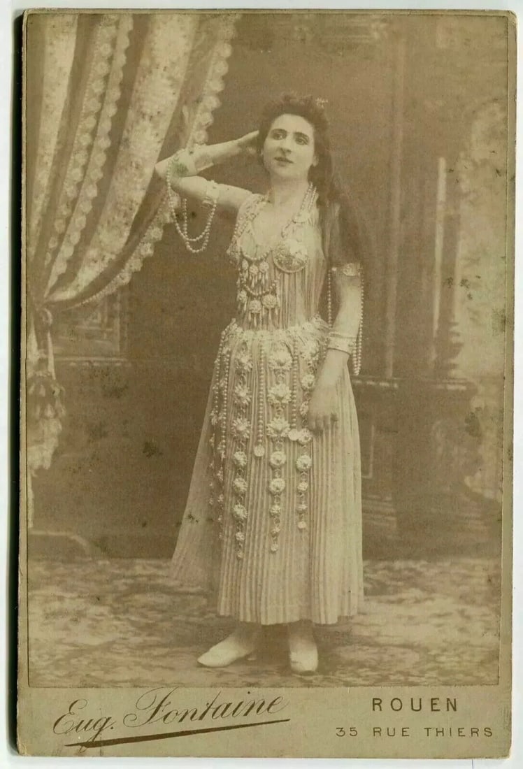 Cabinet Card Photographs Eug. Fontaine Portrait Woman Actress c. 1870 - 6