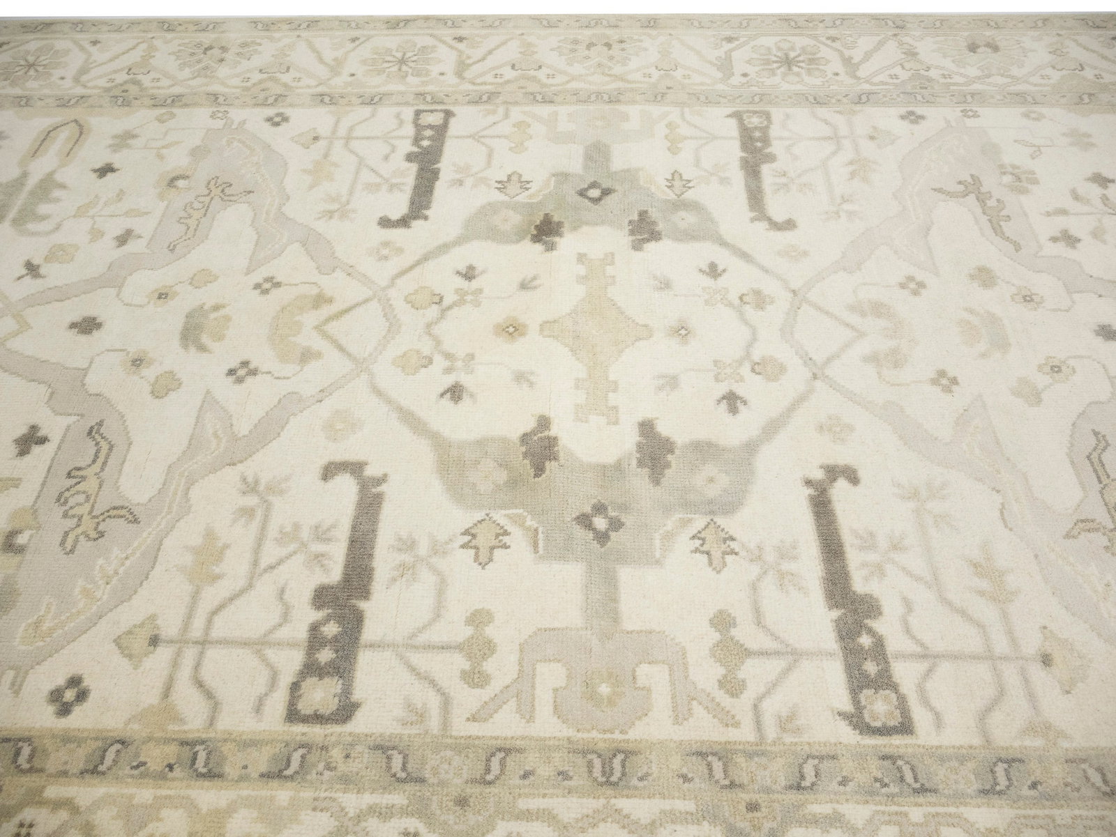 Cream Floral 8X16 Oushak Oriental Rug - 8