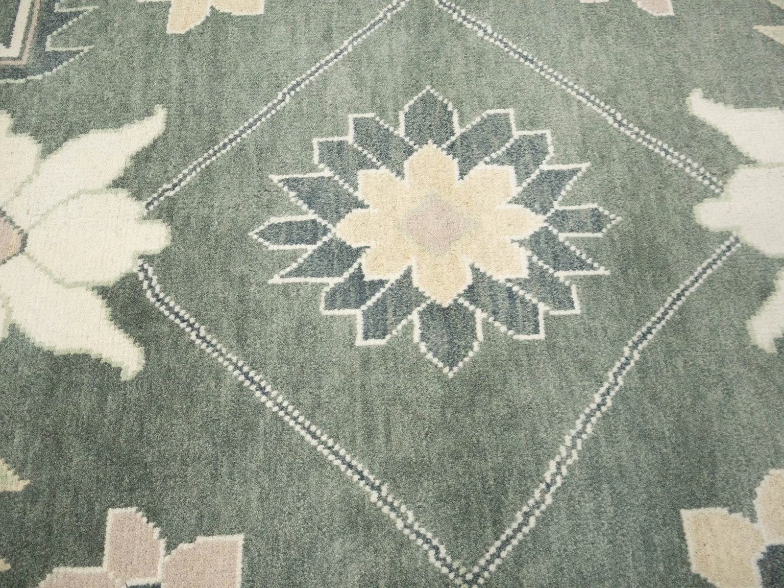 Muted Cream Floral Transitional 12X18 Oushak Chobi Oriental Rug - 15