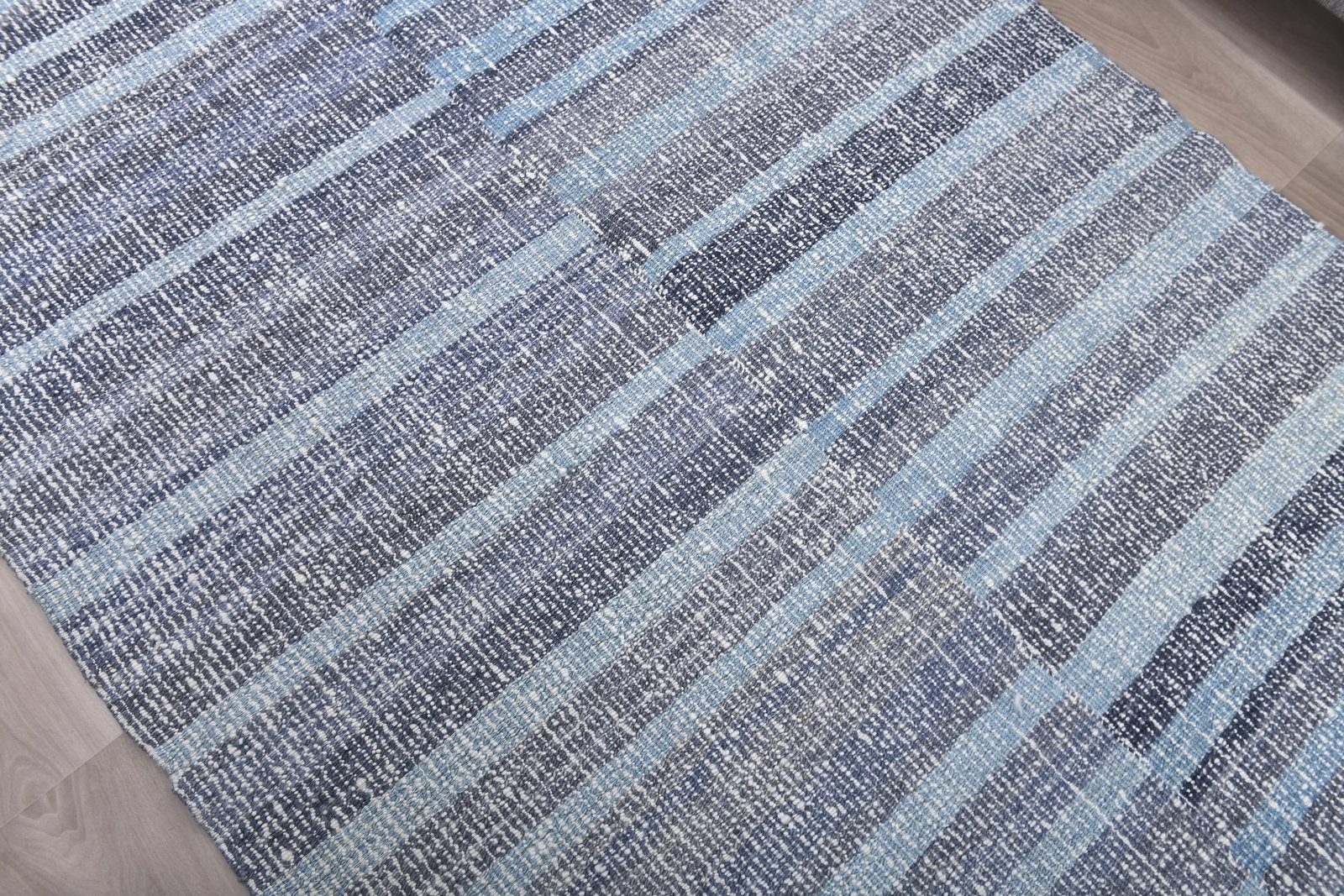 4'7'' x 6'10'' Turkish Handmade Kilim Rug - 241374 - 4