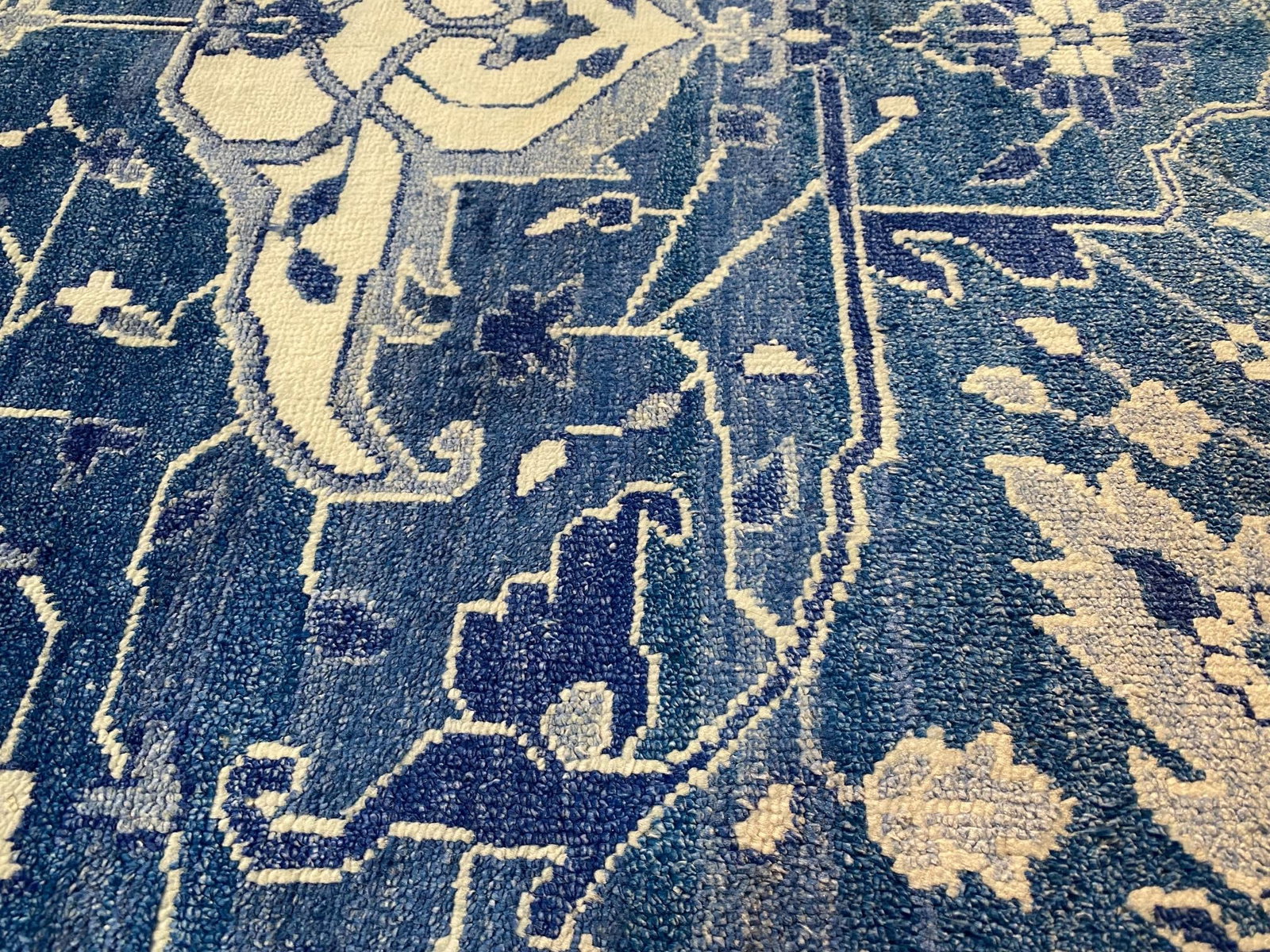 Stunning Modern Rug 8x10 - 10