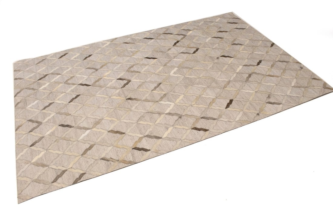 Silver Cowhide 5X8 Modern Leather Rug - 4