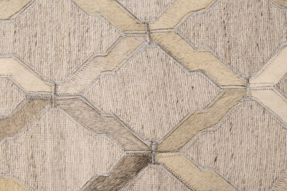 Silver Cowhide 5X8 Modern Leather Rug - 8