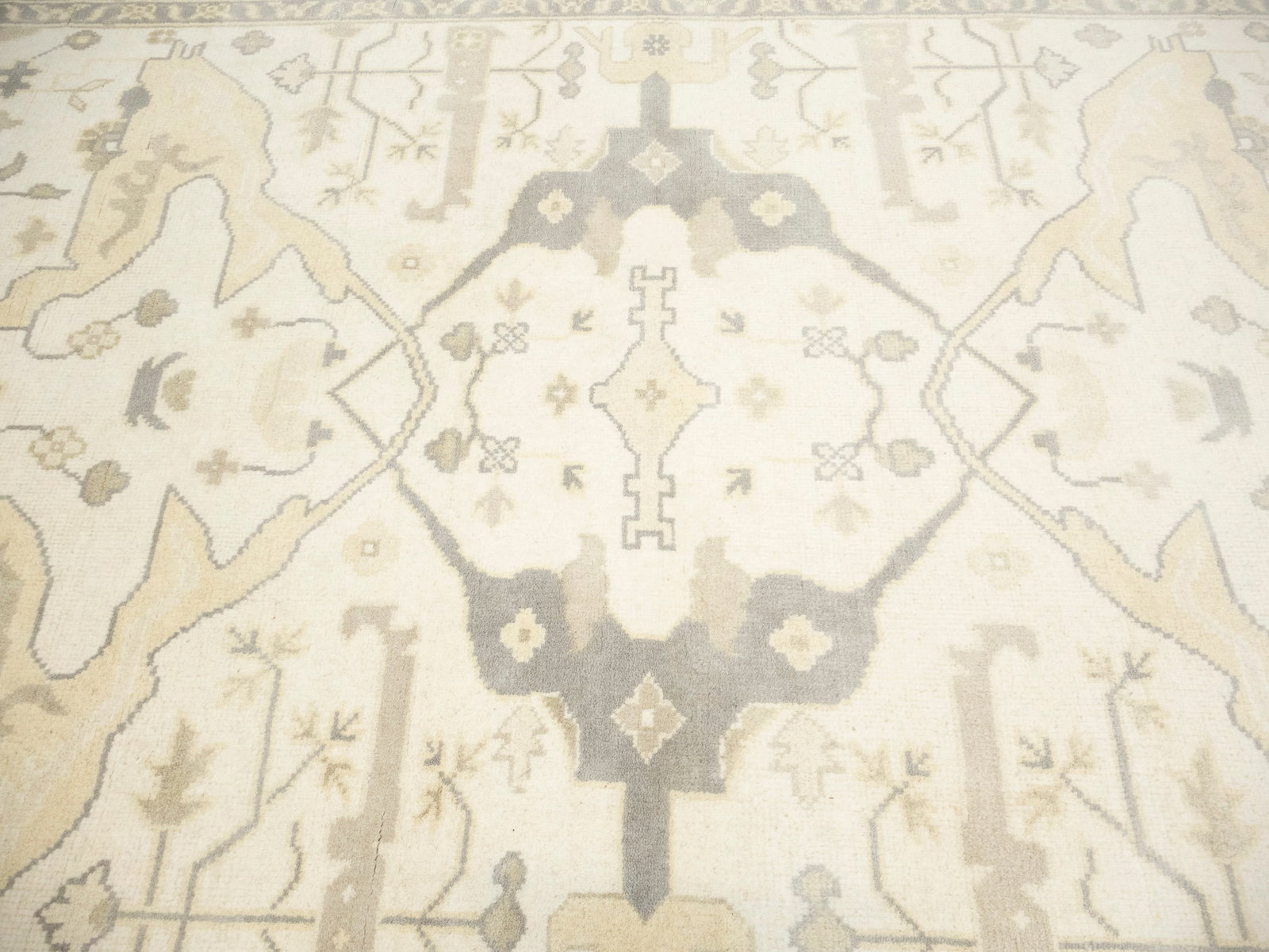 Cream Floral 8X16 Oushak Oriental Rug - 8