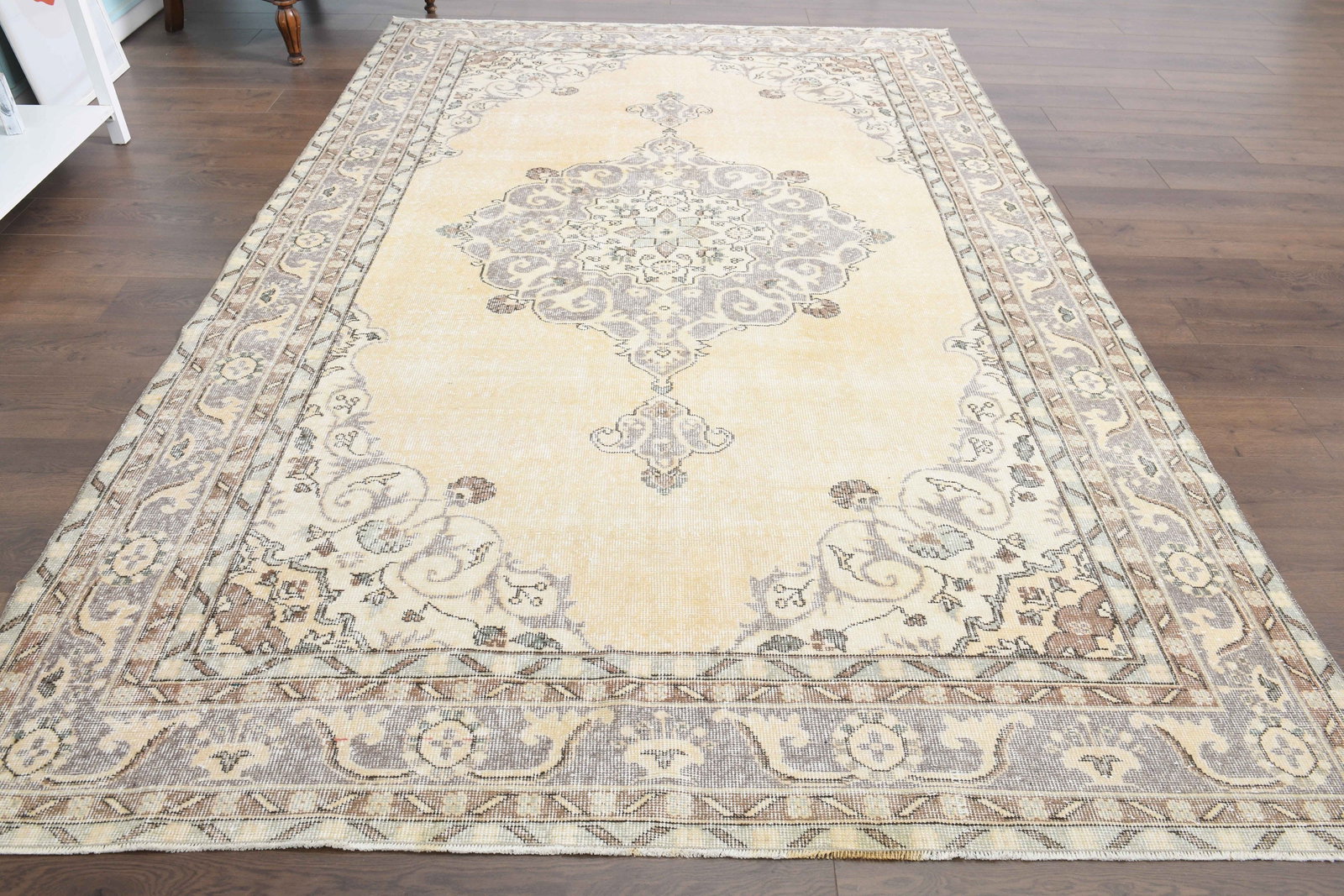 6'7x10'6 ft, LIVING ROOM RUG: Title: 6'7x10'6 ft, LIVING ROOM RUG Description: This Turkish one-of-a-kind Vintage Turkish Rug is hand-knotted and handwoven by the most skilled artisans who use pure wool, in muted, natural tones, a