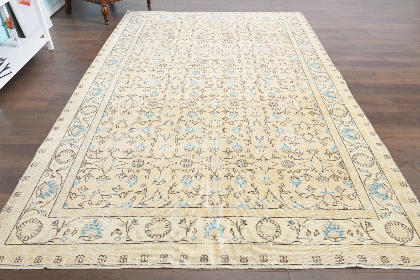 6'6x10'1 ft, LIGHT COLOR, Yellow: Title: 6'6x10'1 ft, LIGHT COLOR, Yellow Description: This Turkish one-of-a-kind Vintage Turkish Rug is hand-knotted and handwoven by the most skilled artisans who use pure wool, in muted, natural tone