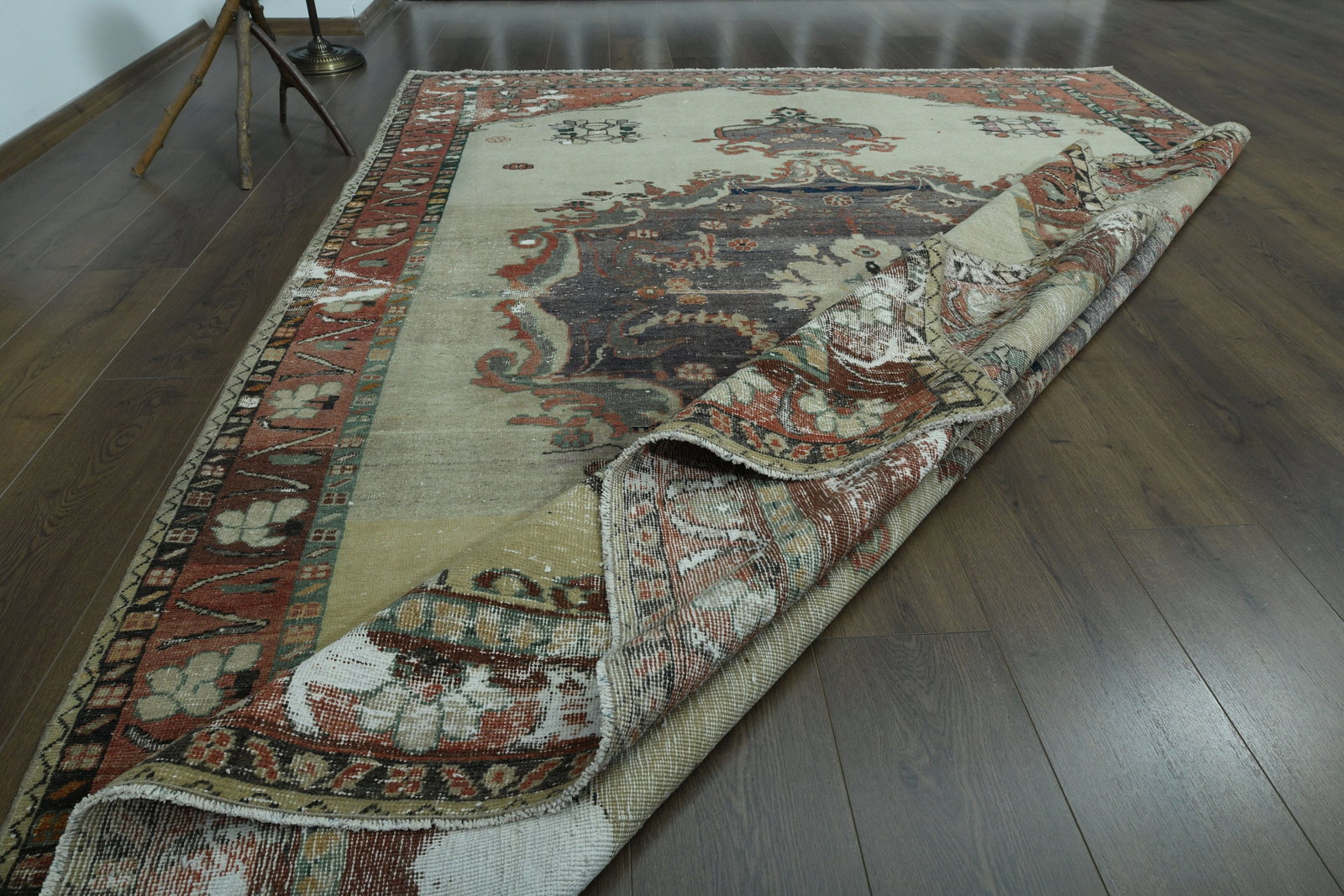 6.9x9.5 ft, BEIGE, Vintage Rug: Title: 6.9x9.5 ft, BEIGE, Vintage Rug Description: This Turkish one-of-a-kind Vintage Turkish Rug is hand-knotted and handwoven by the most skilled artisans who use pure wool, in muted, natural tones,