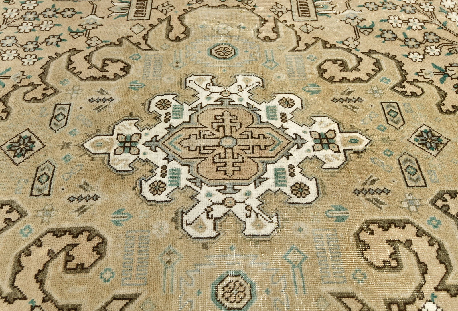 Semi Antique Muted Beige Floral 7'6X10'8 Distressed Vintage Oriental Rug - 6