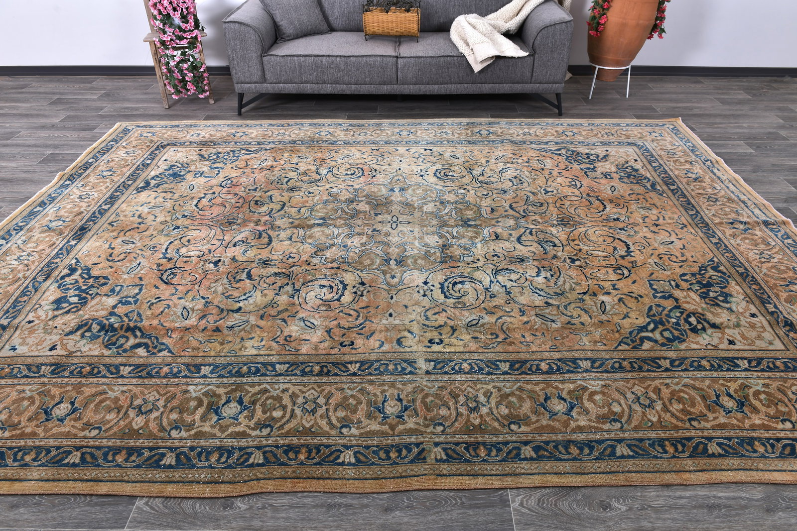 9'0'' x 12'5'' Unique Handmade Vintage Rug - 242723: Title: 9'0'' x 12'5'' Unique Handmade Vintage Rug - 242723 Description:9'0'' x 12'5'' Unique Handmade Vintage Rug - 242723 Origin:Turkiye Date/Period:1960-90 Materials:Wool,Cotton Dimension:9'0''x12'5