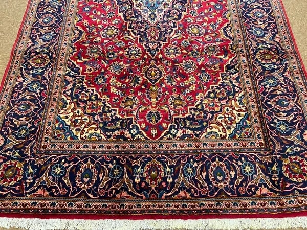 Hand-Knotted Persian Kashan Red Semi-Antique 1970s Oriental Area Rug Carpet 6'4" x 10'9" - 3