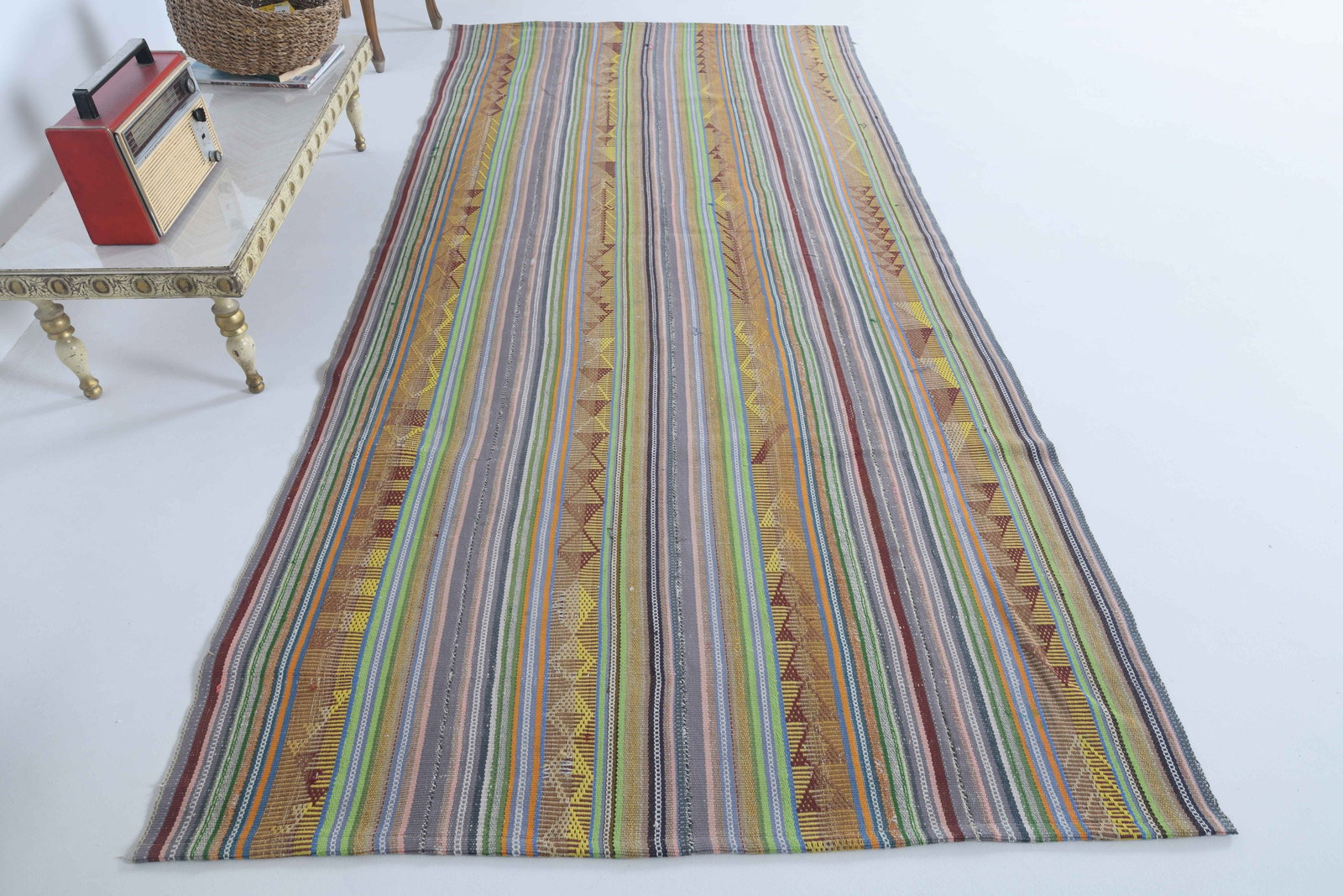 4.3x9.2 ft, TURKISH KILIM Rug: Title: 4.3x9.2 ft, TURKISH KILIM Rug Description: This Turkish one-of-a-kind Vintage Flatweave Kilim Rug is hand-knotted and handwoven by the most skilled artisans who use pure wool, in vibrant, natur